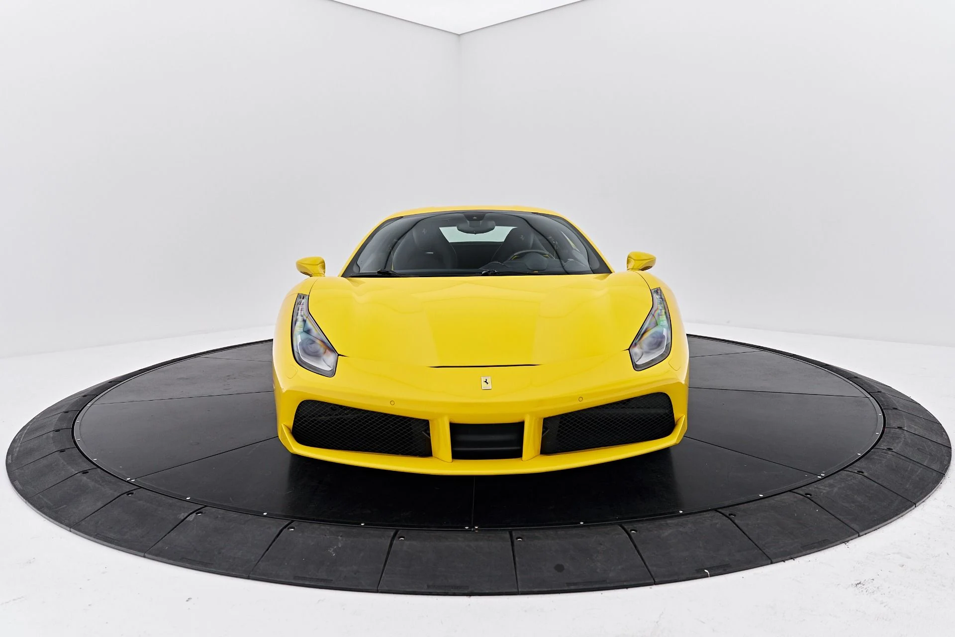 mph017_4123419296_Used_2017_Ferrari_488_GTB_Base_1791401154_007ab72580