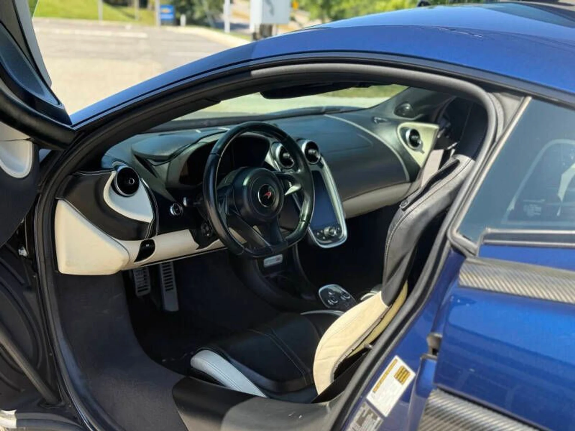 mph017_4123600466_2016_mclaren_570s_base_2dr_coupe_1ce3a414ca