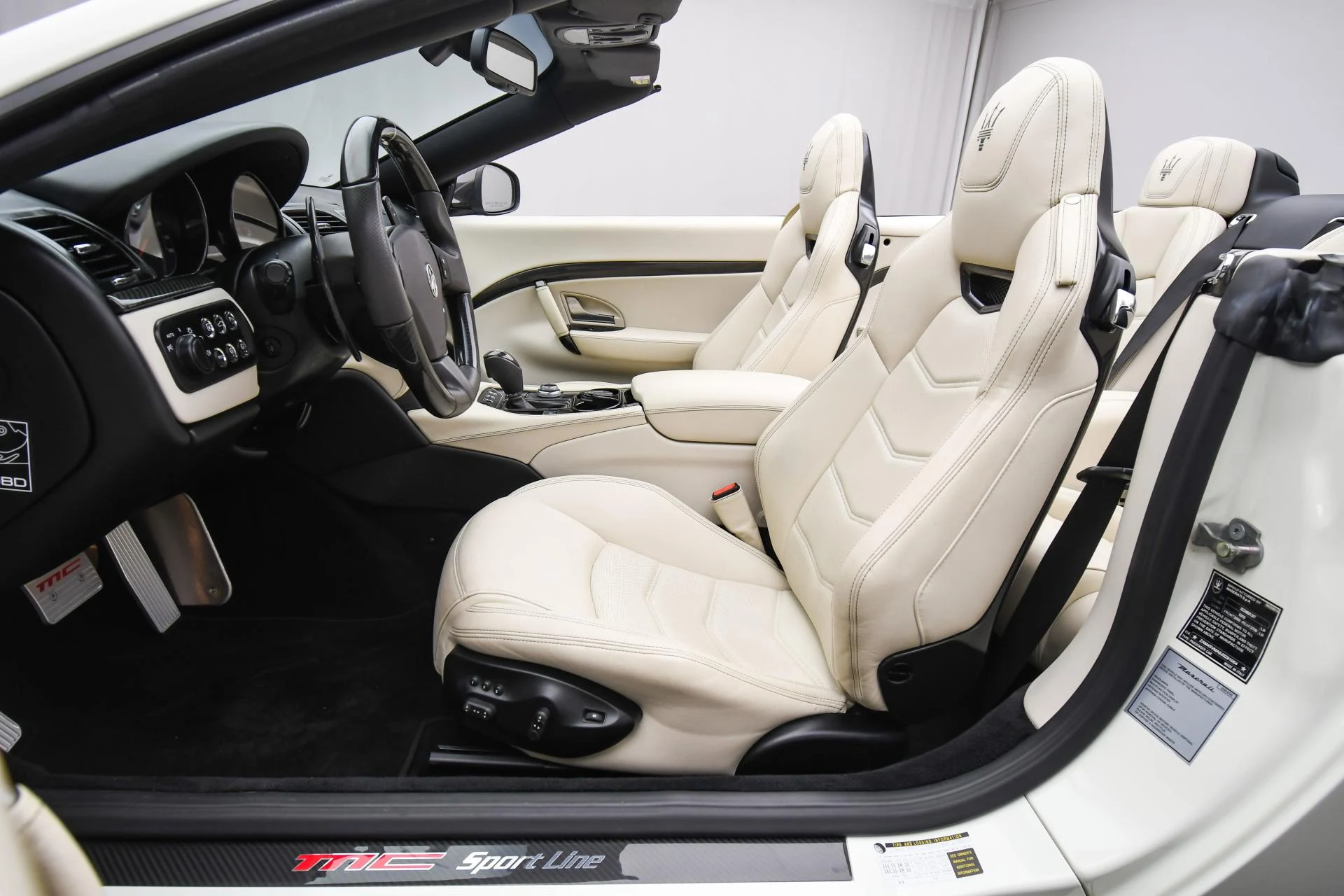 mph017_4131097578_Used_2018_Maserati_Gran_Turismo_Convertible_MC_1755159350_9b7c5f027b