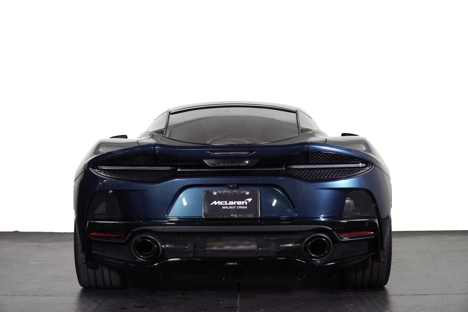 mph017_4142486781_Used_2023_Mc_Laren_GT_1764782426_e300f7ca5a