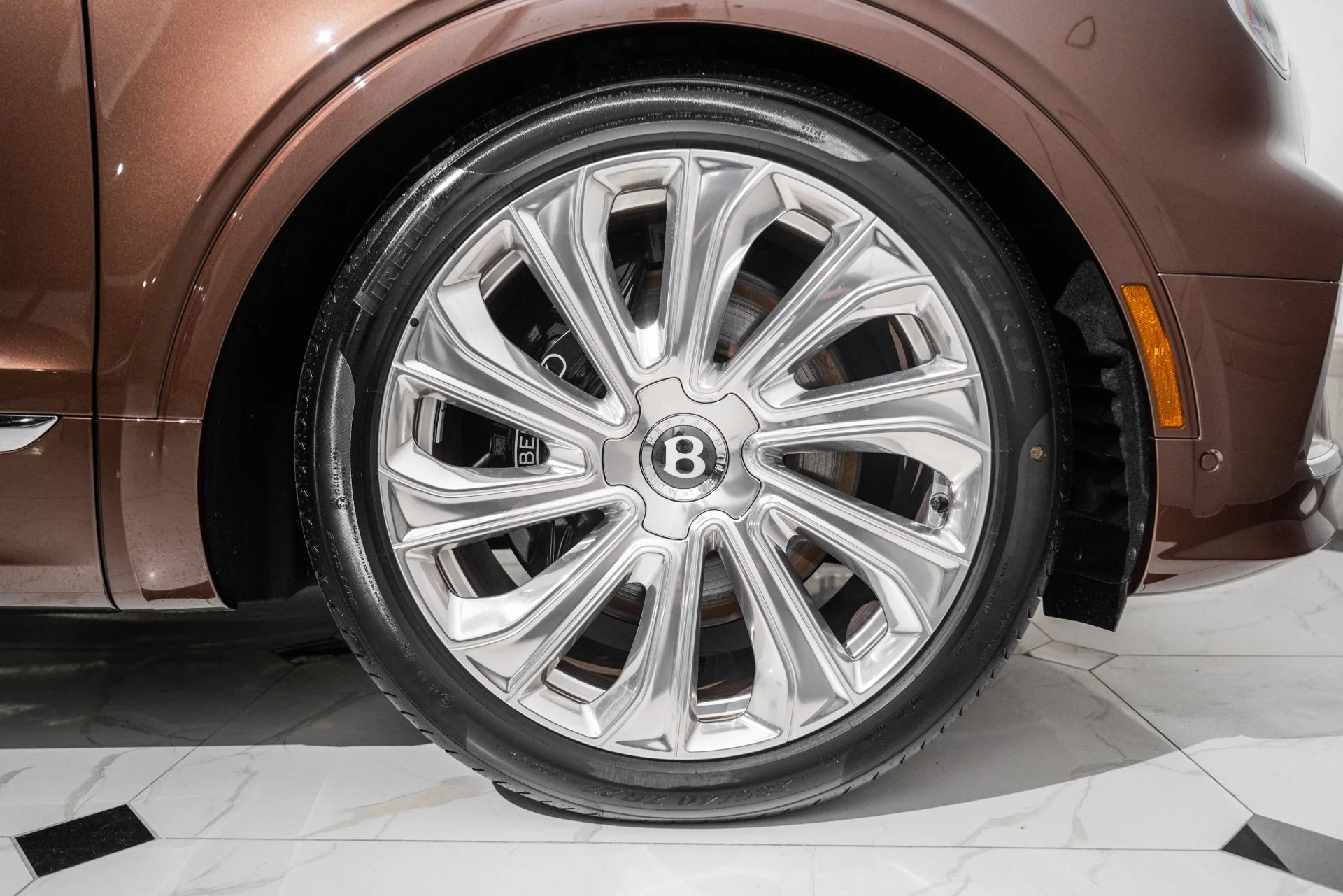 mph017_4147839776_Used_2025_Bentley_Bentayga_EWB_Mulliner_V8_1762964457_2ae536366a