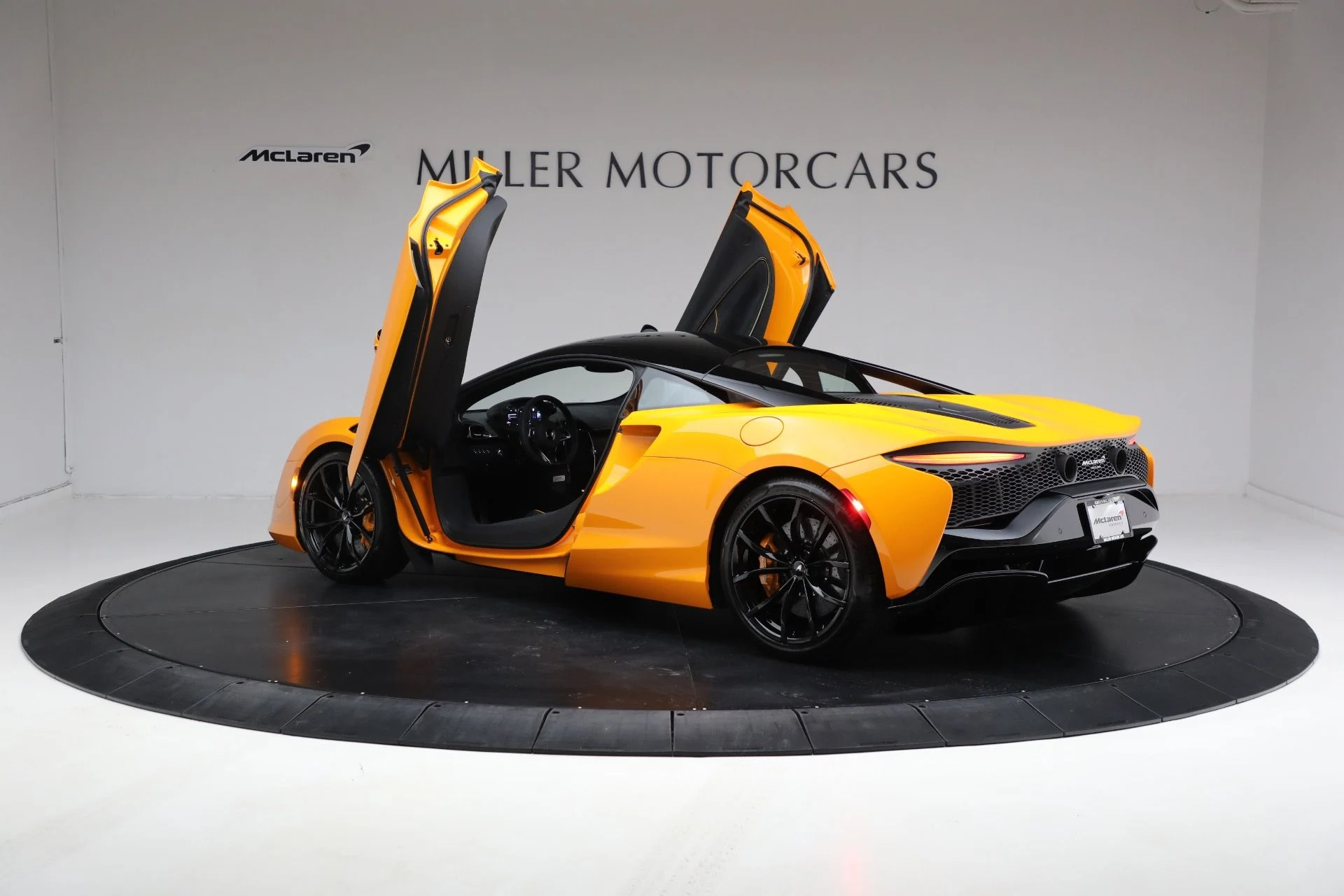 mph017_4148145225_Used_2024_Mc_Laren_Artura_Performance_606a5e4d49