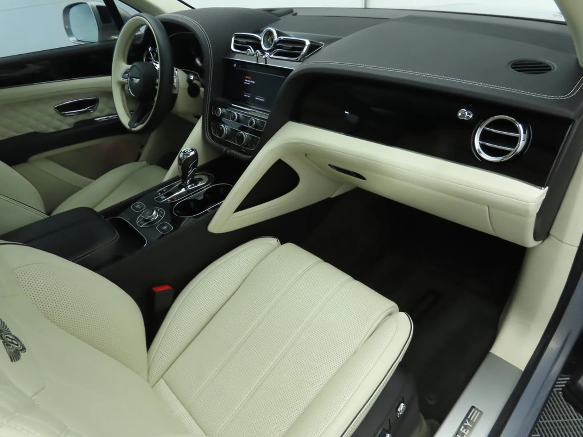 mph017_4148696549_used_2022_bentley_bentayga_v8awd_8119_22936219_18_1024_da227a9b22