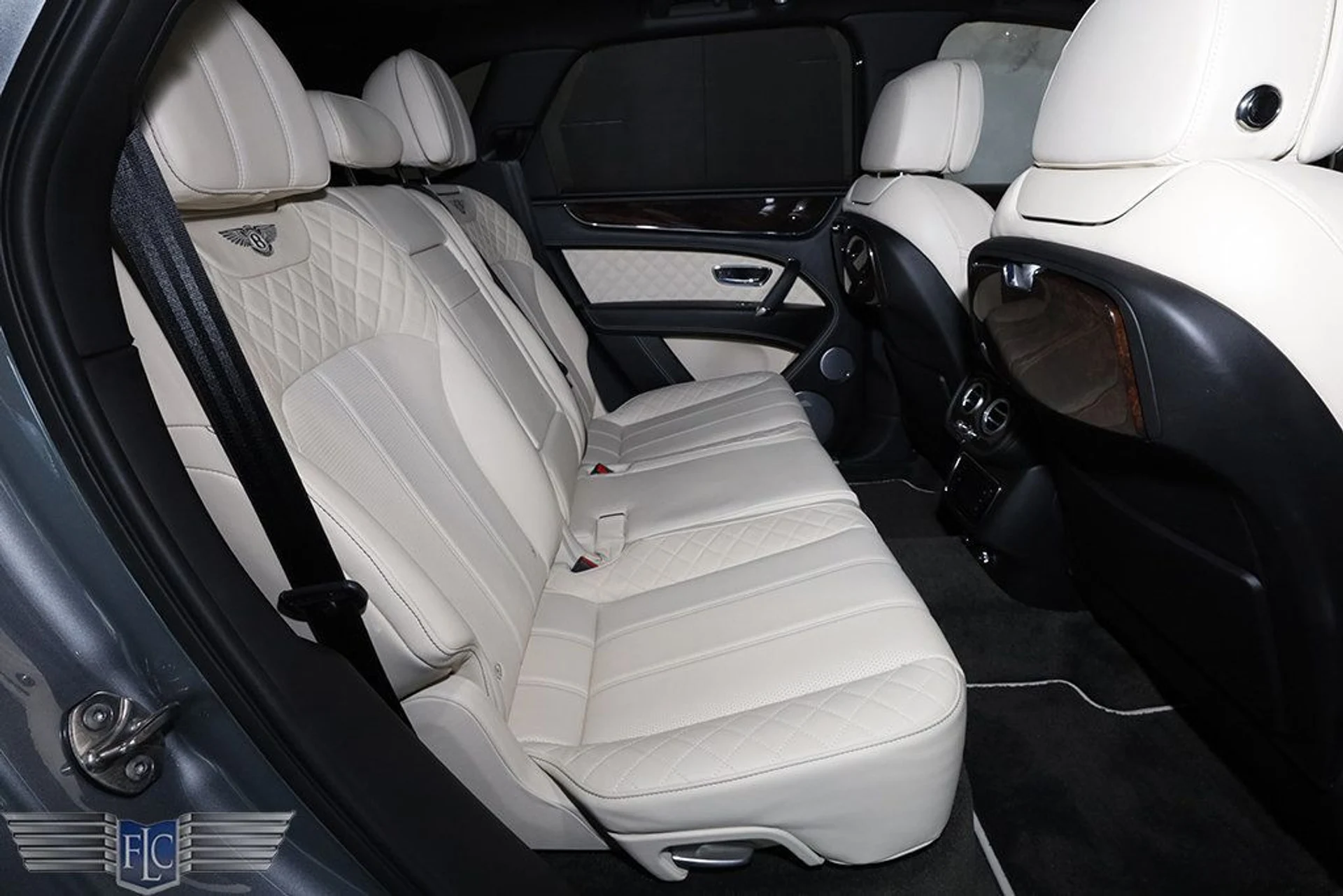 mph017_4151418744_used_2018_bentley_bentayga_onyxeditionawd_9689_22935440_18_1024_5a6cfb70ed