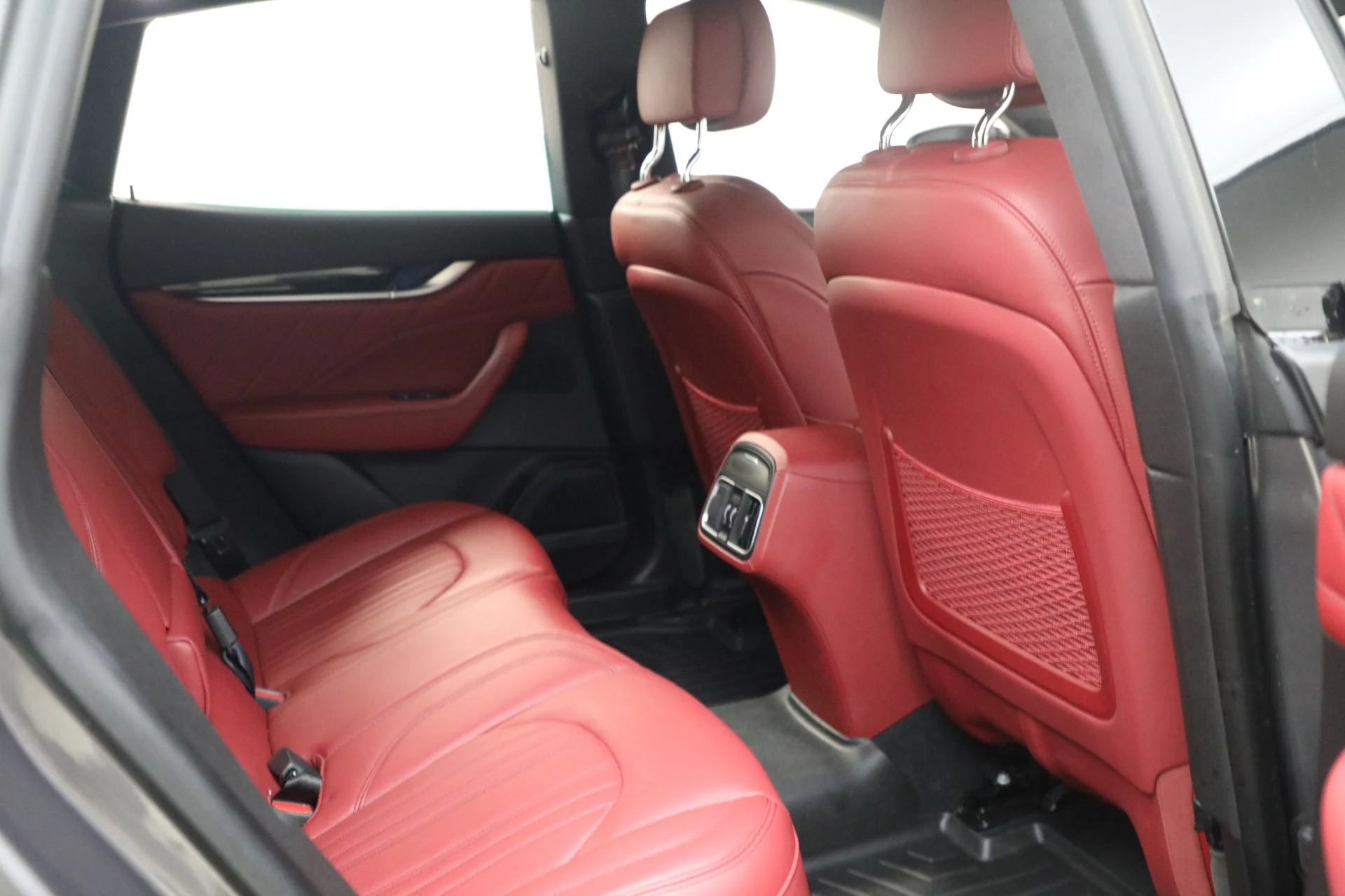 mph017_4162733002_Used_2022_Maserati_Levante_GT_1762382485_cd1512ed5a