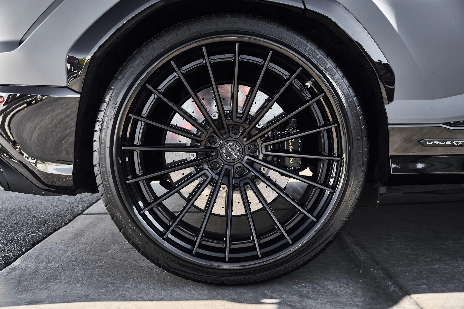 mph017_4167788015_Used_2025_Lamborghini_Urus_SE_1778289195_e00a62e496