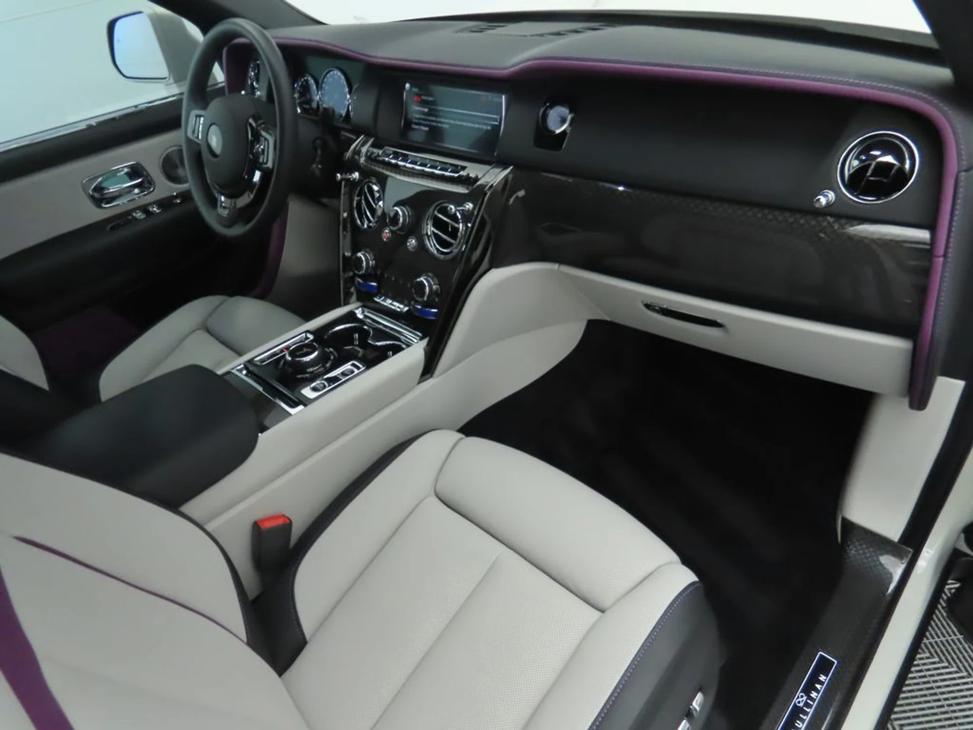 mph017_4172559759_used_2023_rolls_royce_cullinan_blackbadgesportutility_8119_22957248_18_1024_9006bf0f9c