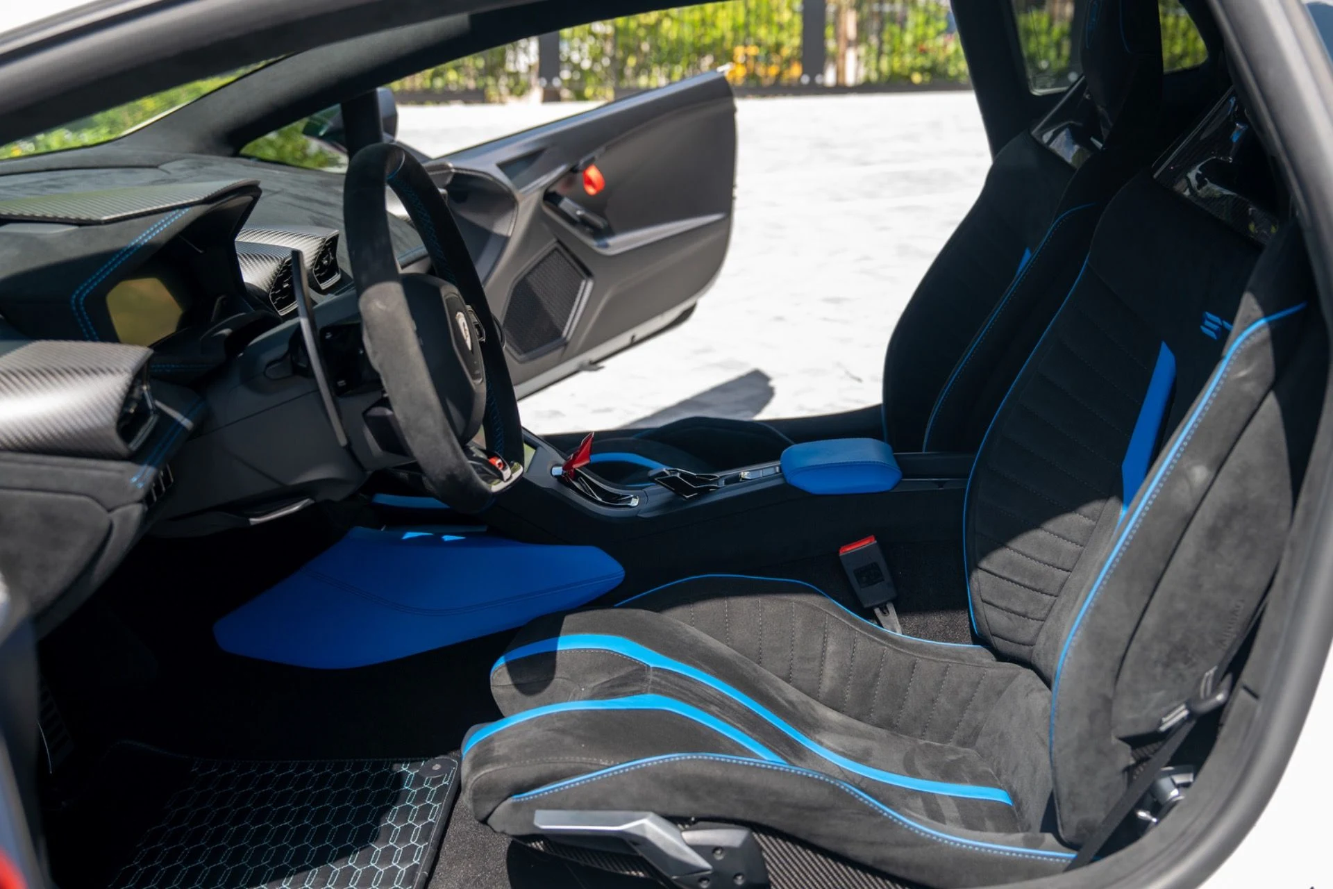 mph017_4175293167_Used_2021_Lamborghini_Huracan_STO_1787070200_400aaa1a71