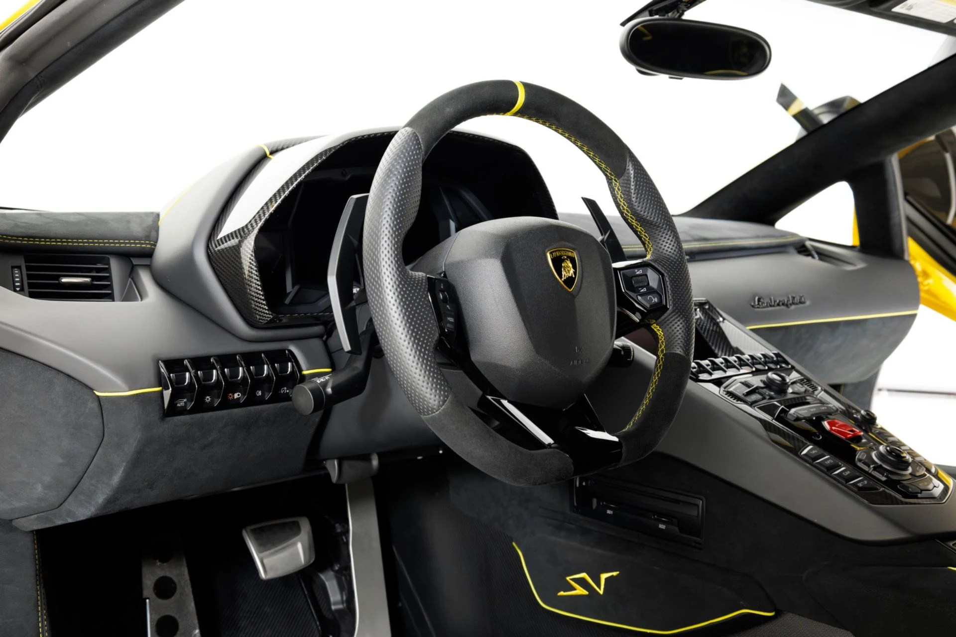 mph017_4176190492_Used_2016_Lamborghini_Aventador_LP_750_4_Superveloce_1785278593_2b3857396c