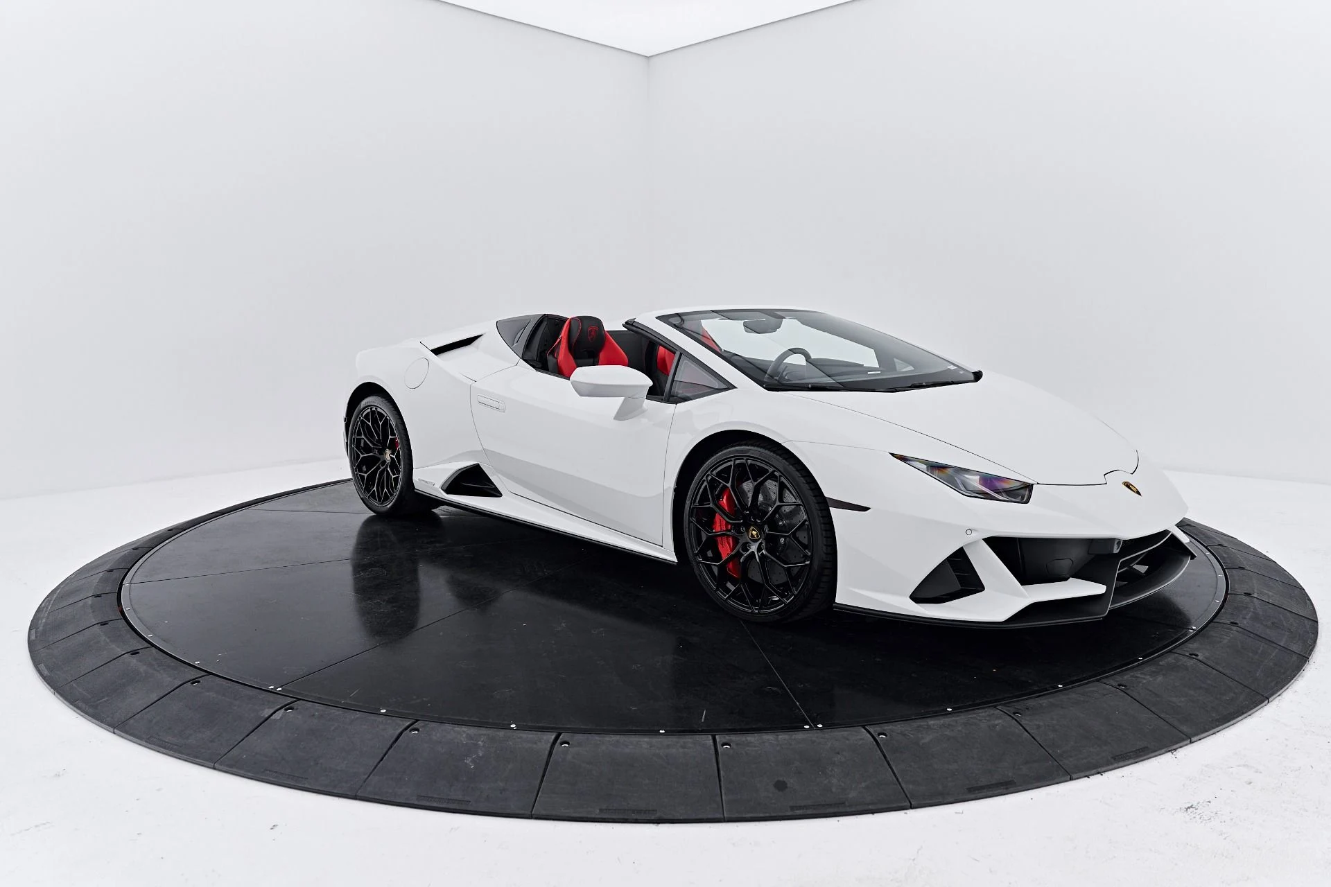 mph017_4177899825_Used_2024_Lamborghini_Huracan_EVO_Base_1791337080_3ec29cbf4a