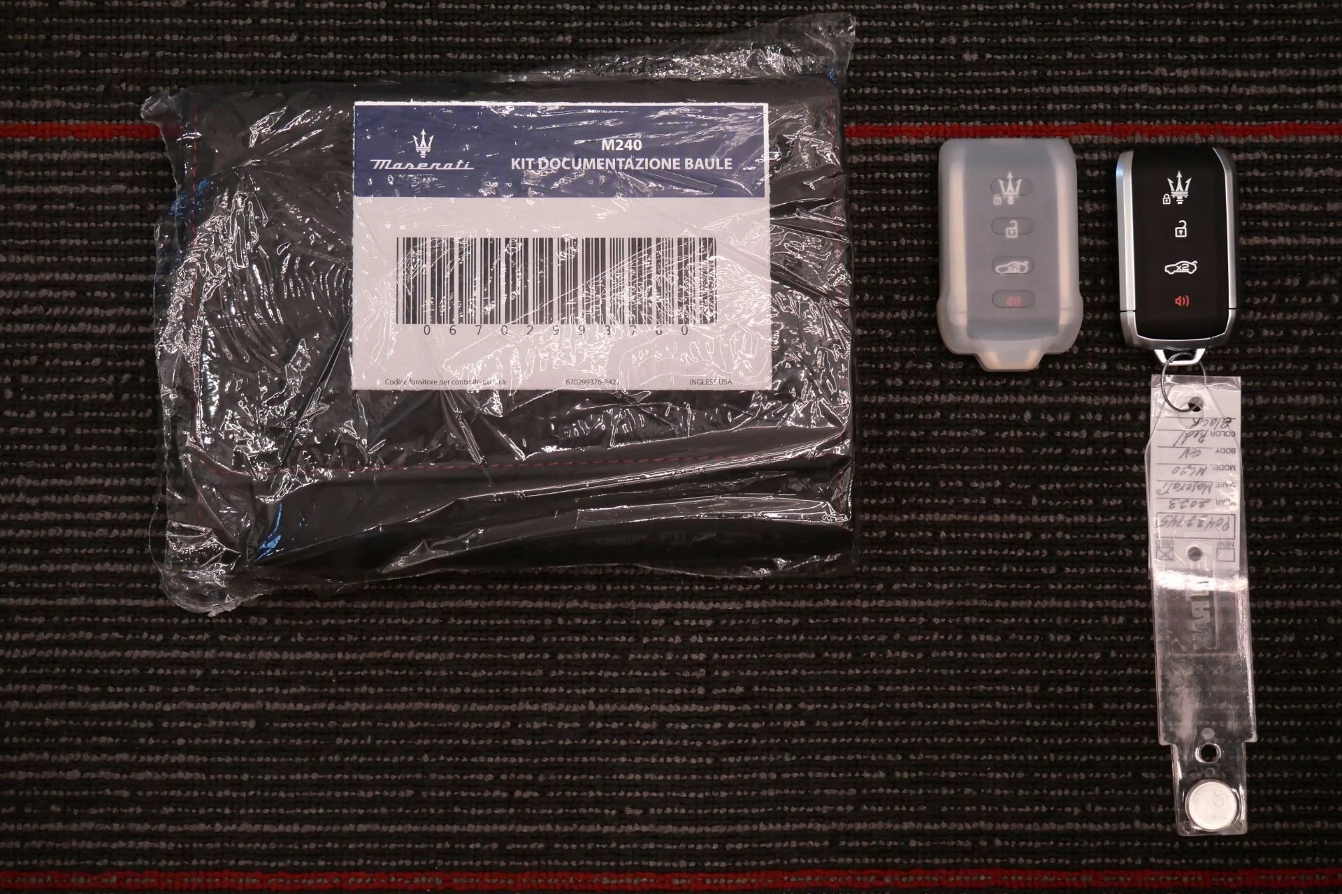 mph017_4201573098_Used_2023_Maserati_MC_20_Cielo_1598_Miles_Carbon_Ceramic_Brakes_Interior_Exterior_Carbon_Packages_1776351589_6a7dd27d07