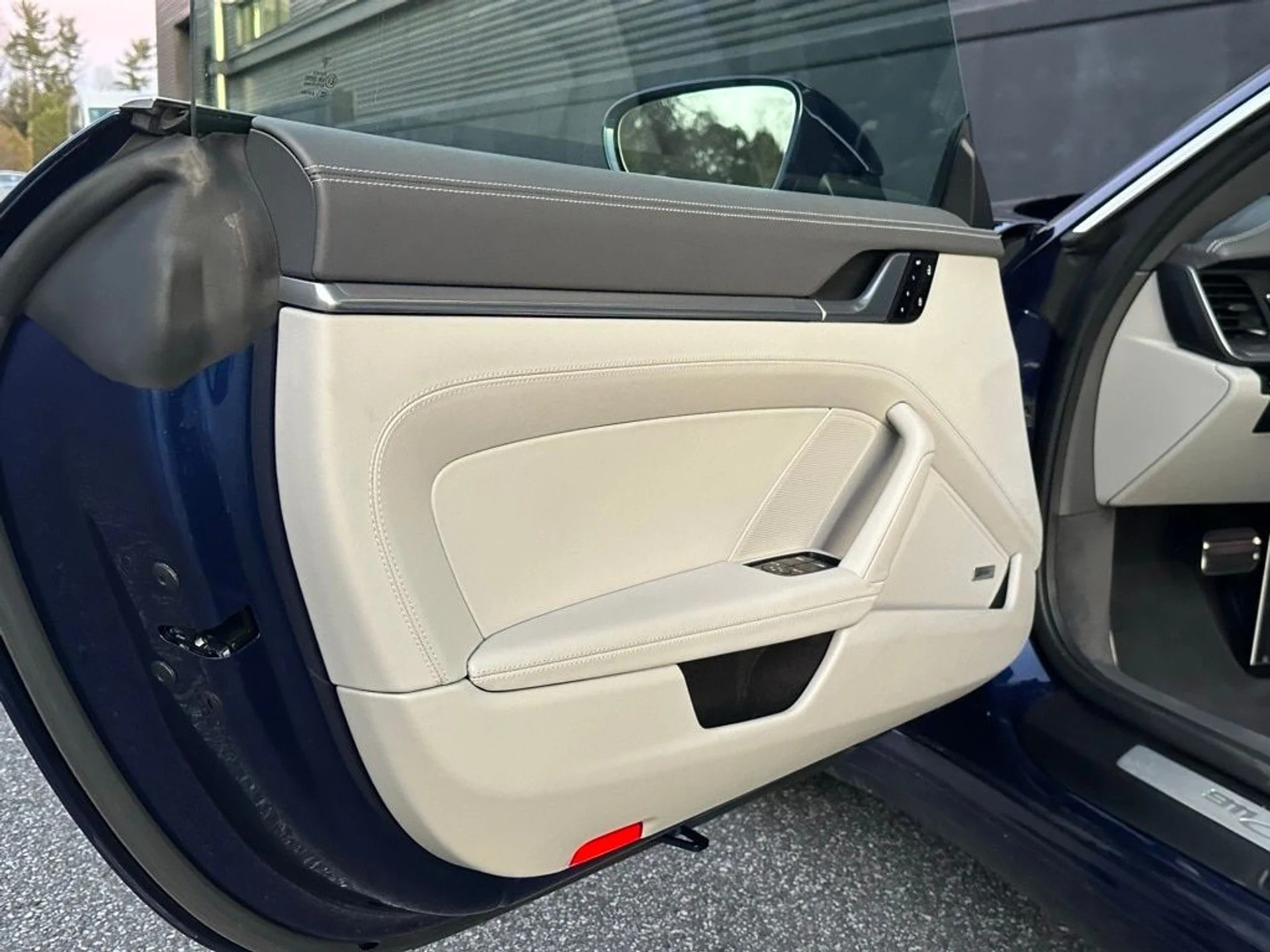 mph017_4202015873_5f6404f2a3fd45cd8a5f58d11b74e1cdx_e6119e60cb