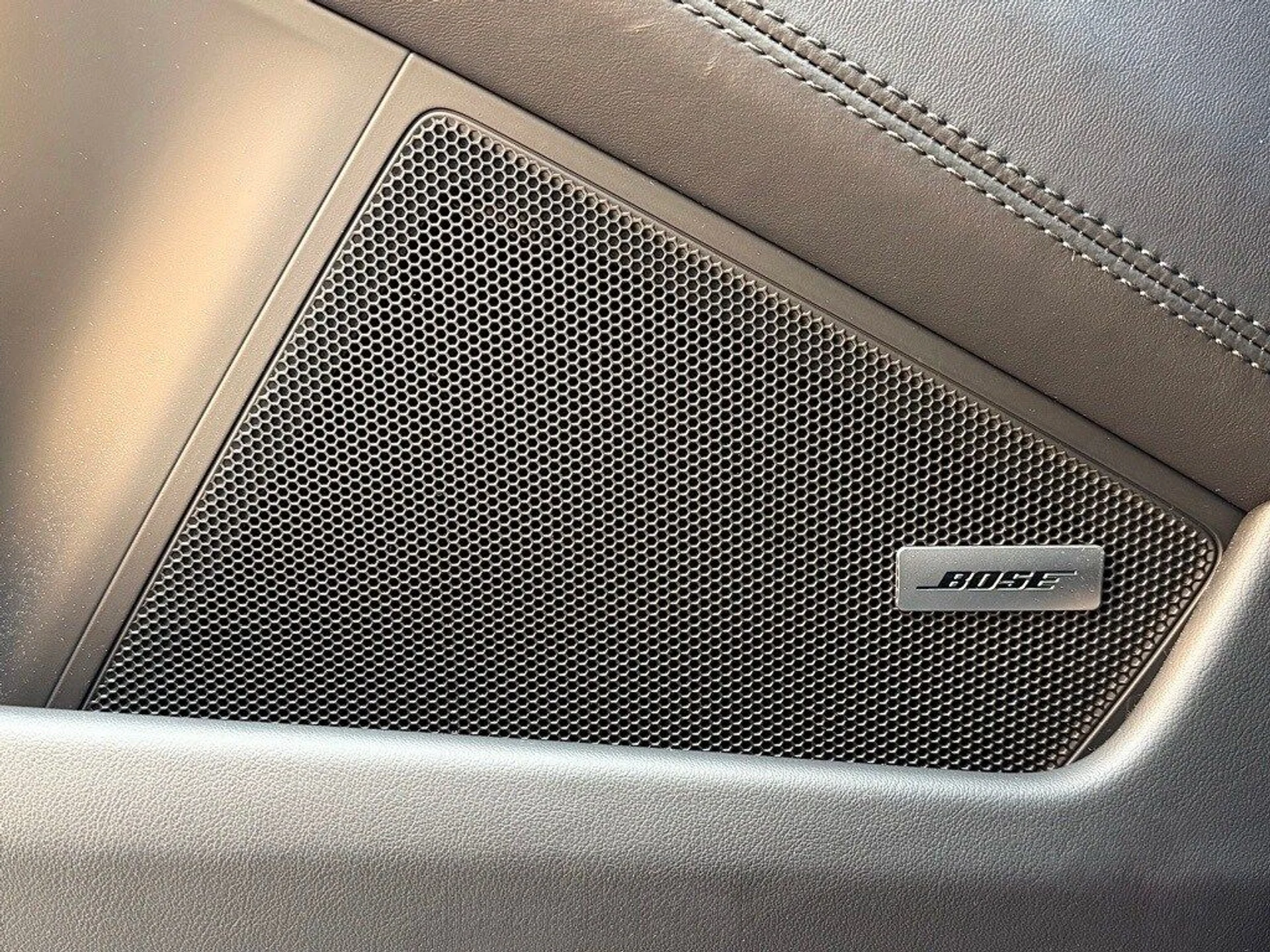 mph017_4202039940_d7e71f67a5032dccea26f41402d3cce9x_03bad27353