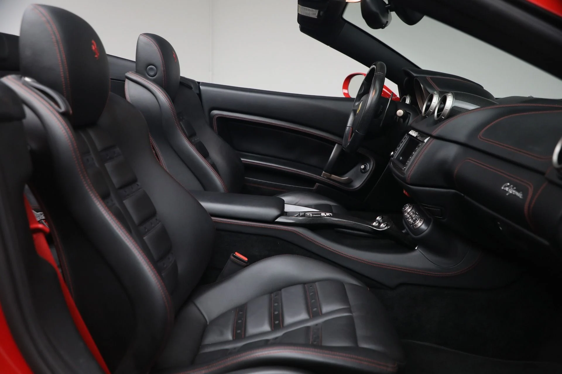 mph017_421235340_Used_2014_Ferrari_California_30_1790957521_5deff1834a
