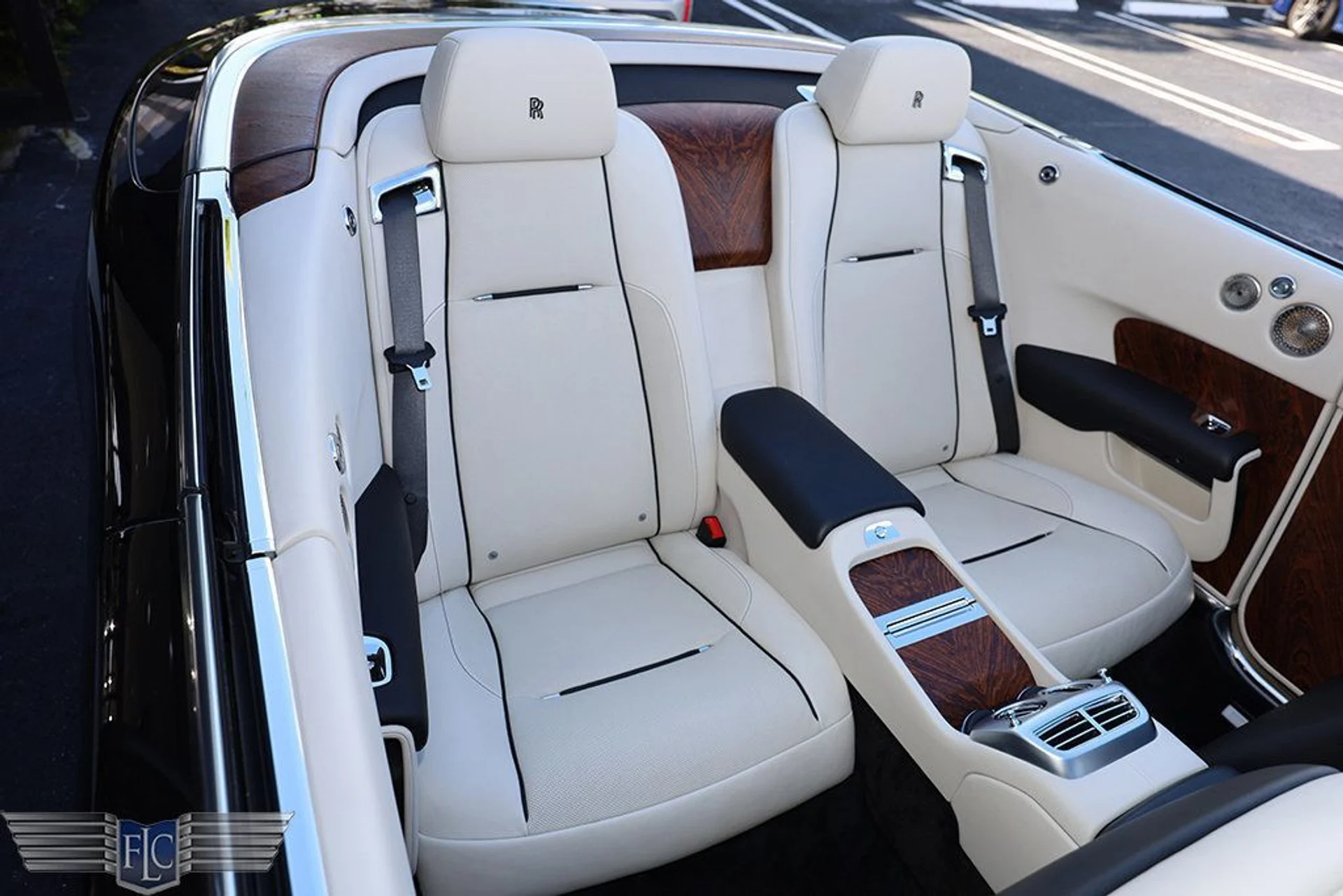 mph017_4212838547_used_2017_rolls_royce_dawn_convertible_6305_22967978_18_1024_19cc9cf6fc