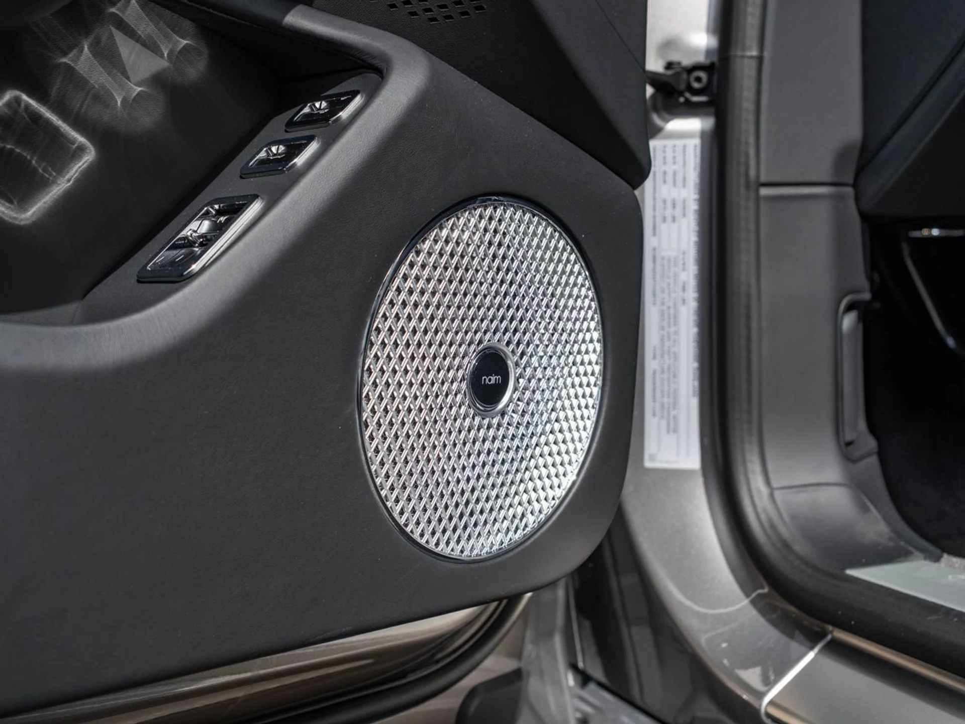 mph017_4218068052_518b50beab787c9c4d2474266e49e105x_04a39e9a65