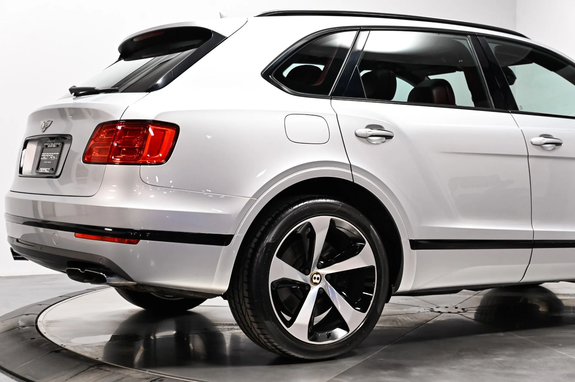 mph017_4219315411_Used_2019_Bentley_Bentayga_V8_1790790917_367473daac