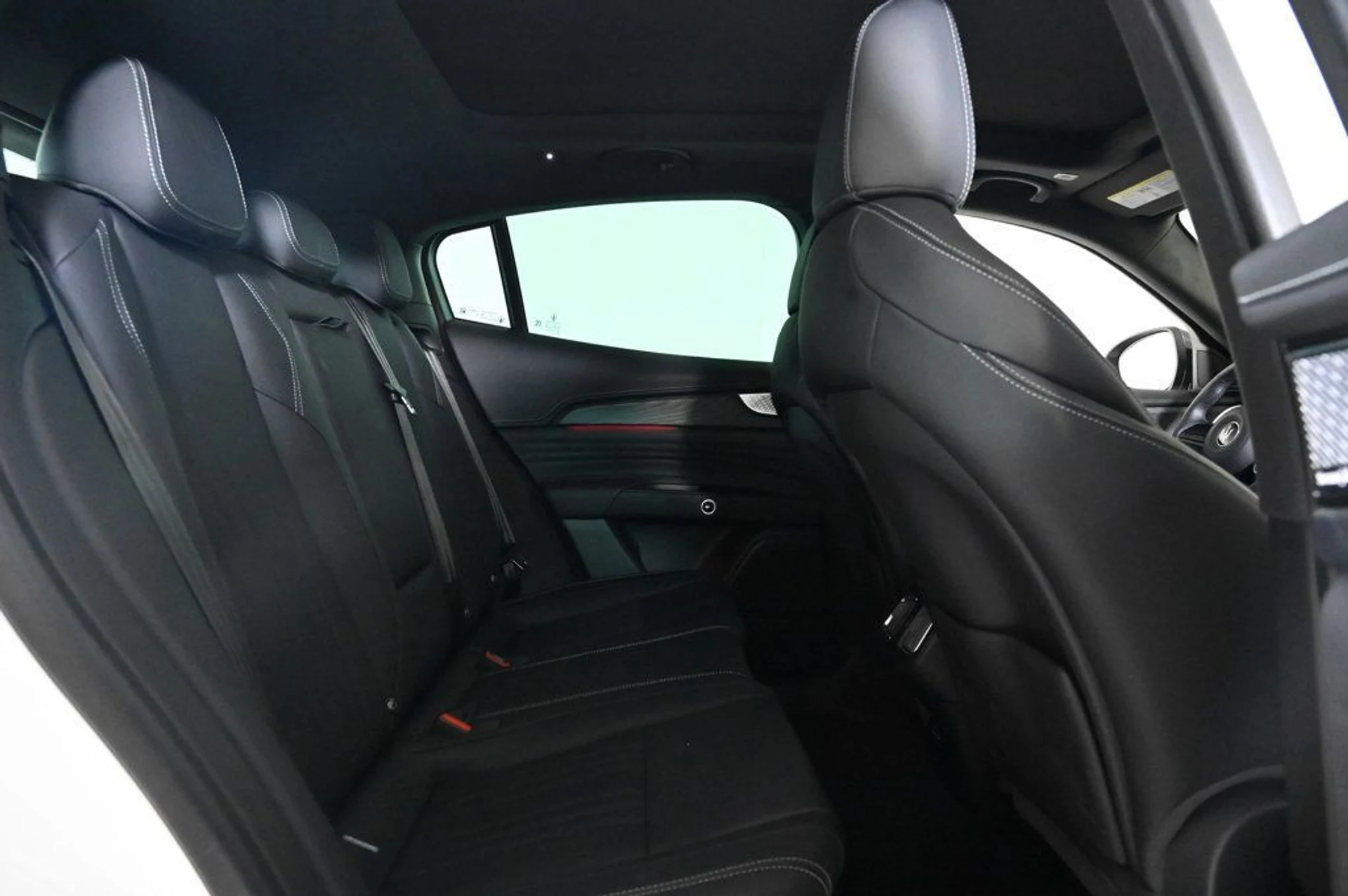 mph017_4219532427_used_2025_maserati_grecale_modena_11350_22967660_17_1024_46b86c65e1