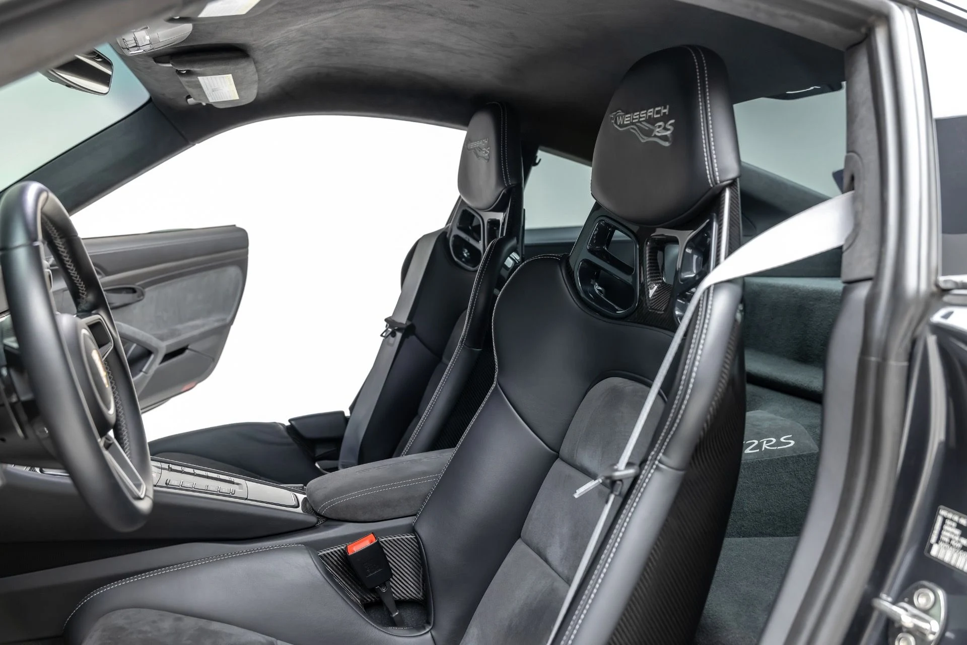 mph017_4219701020_11865_p18_l_431a44f190