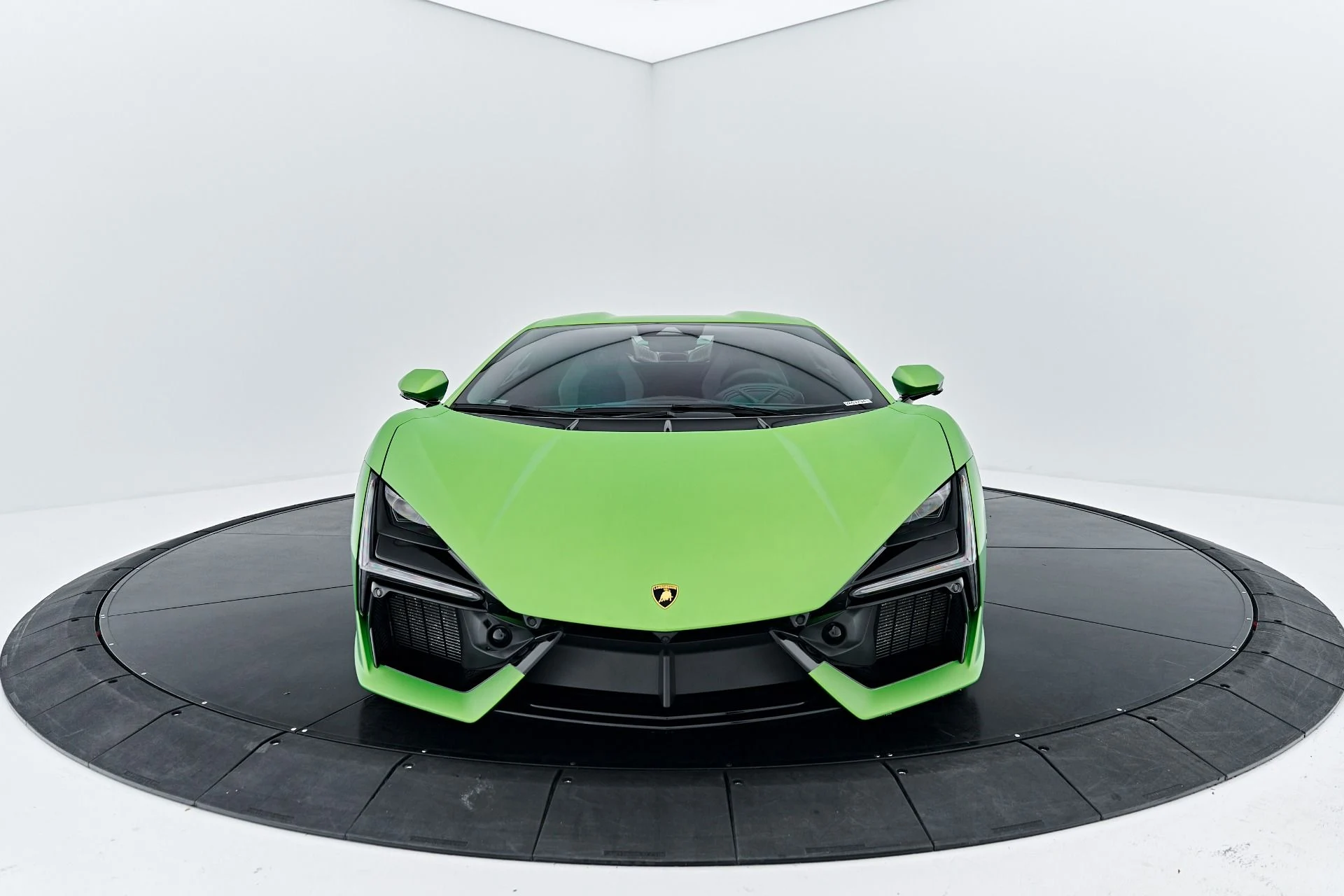 mph017_4222275917_Used_2024_Lamborghini_Revuelto_Base_1789697469_e746762031