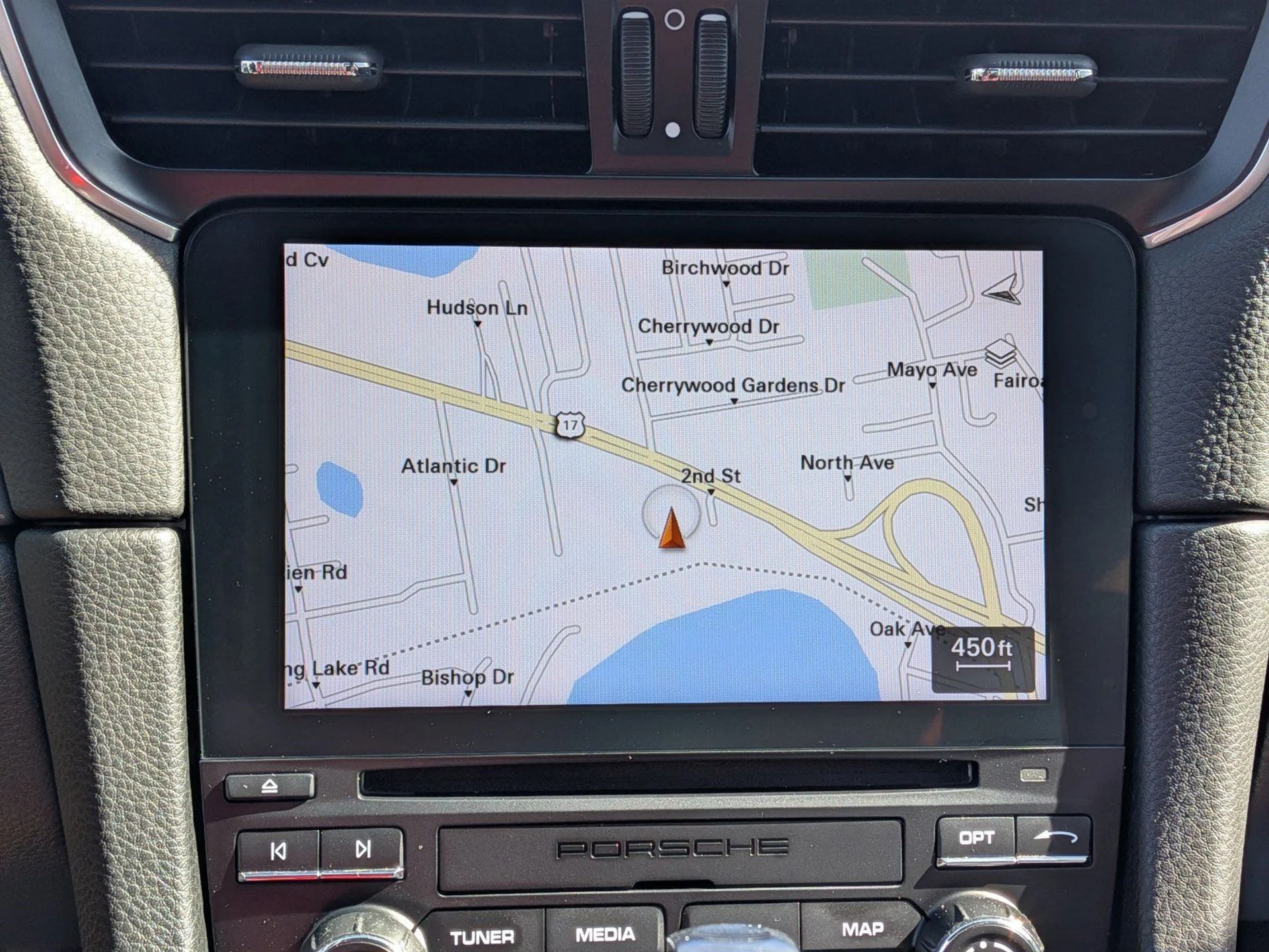 mph017_4222328801_b66a72c660a6e7de299955f0d7506e24x_f5c0403bf6