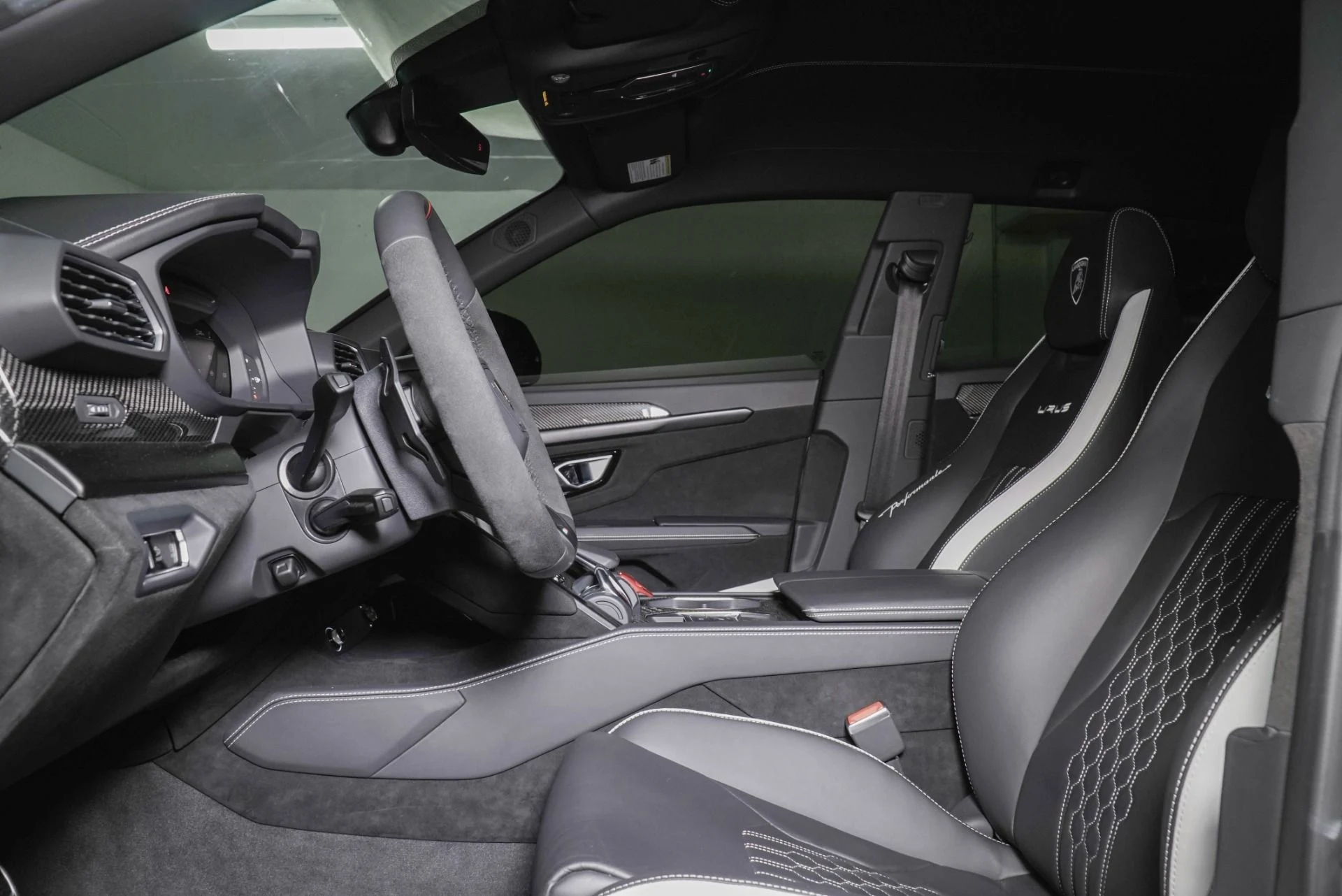 mph017_422901590_Used_2024_Lamborghini_Urus_Performante_1788650545_284ca17cd9