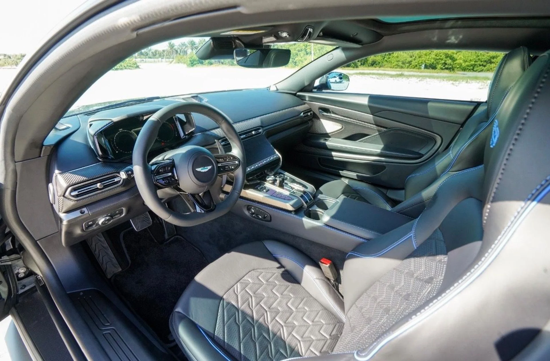 mph017_422948510_Used_2025_Aston_Martin_Vanquish_1792440167_24fb05be60
