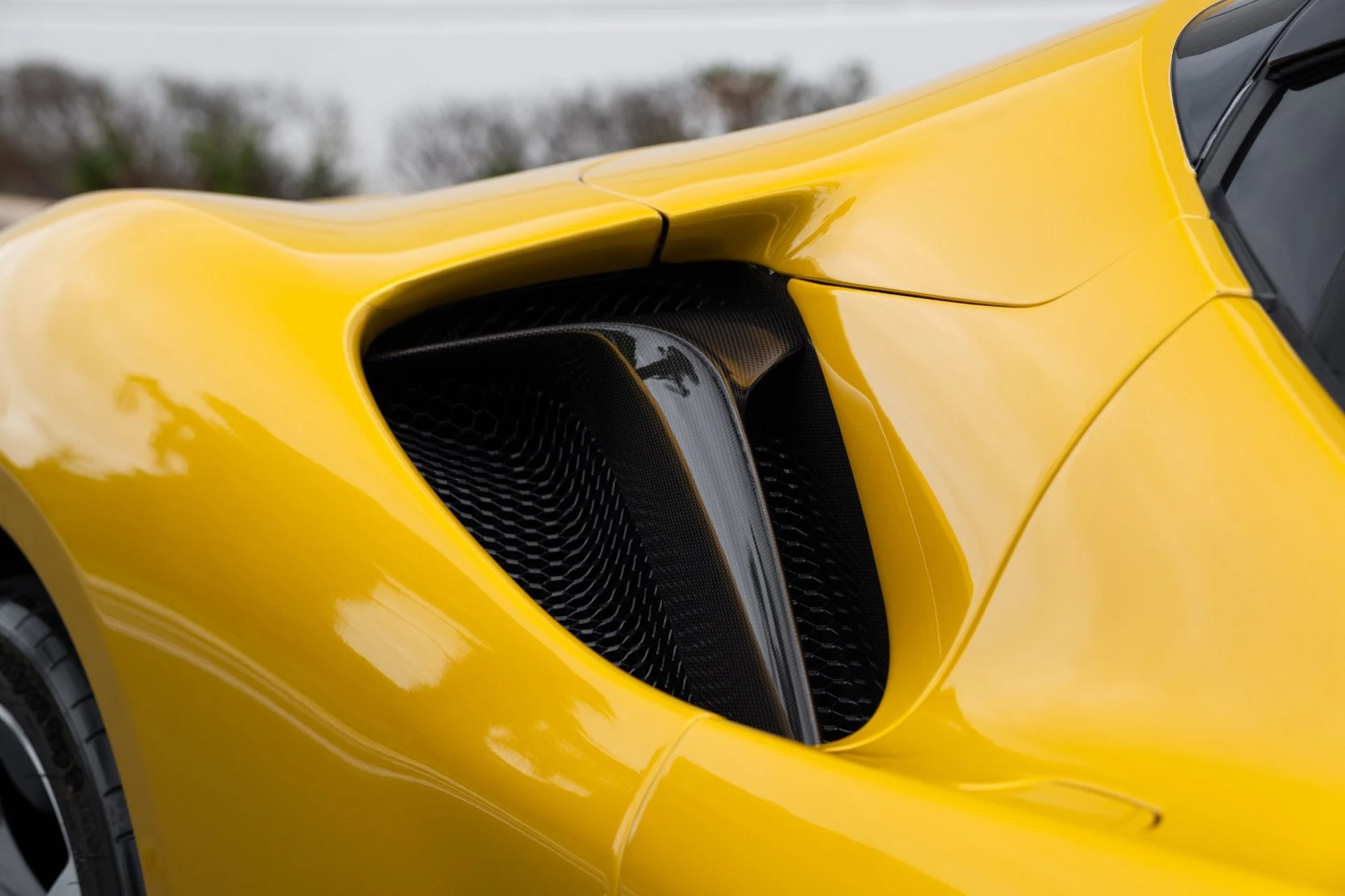 mph017_4230544411_Used_2022_Ferrari_SF_90_Spider_1775626389_2b0566b00c