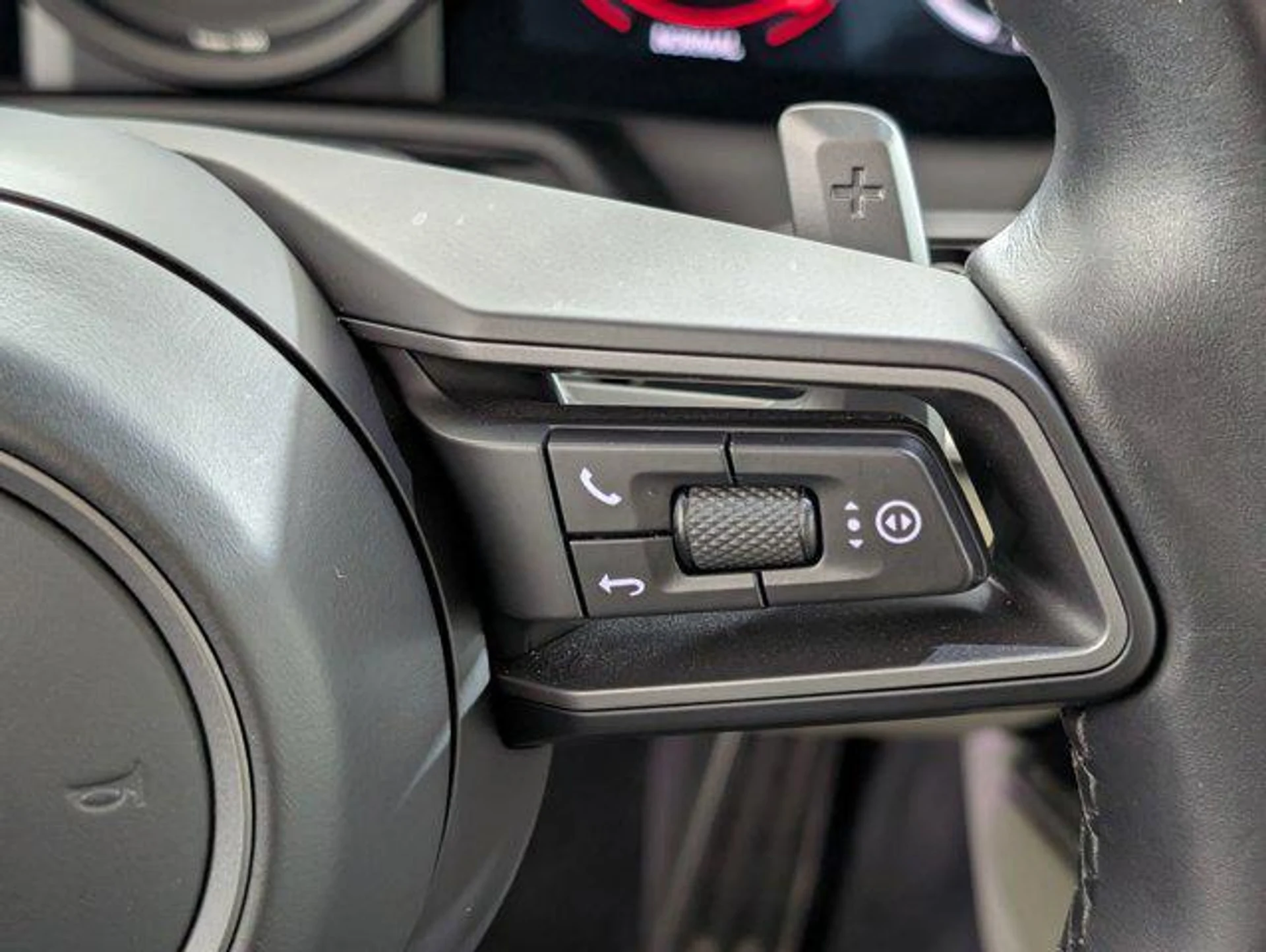 mph017_4243578037_x5lx_LN_Ms_KHG_6acyfhn4x_P0_HN_2_E_d466454b47