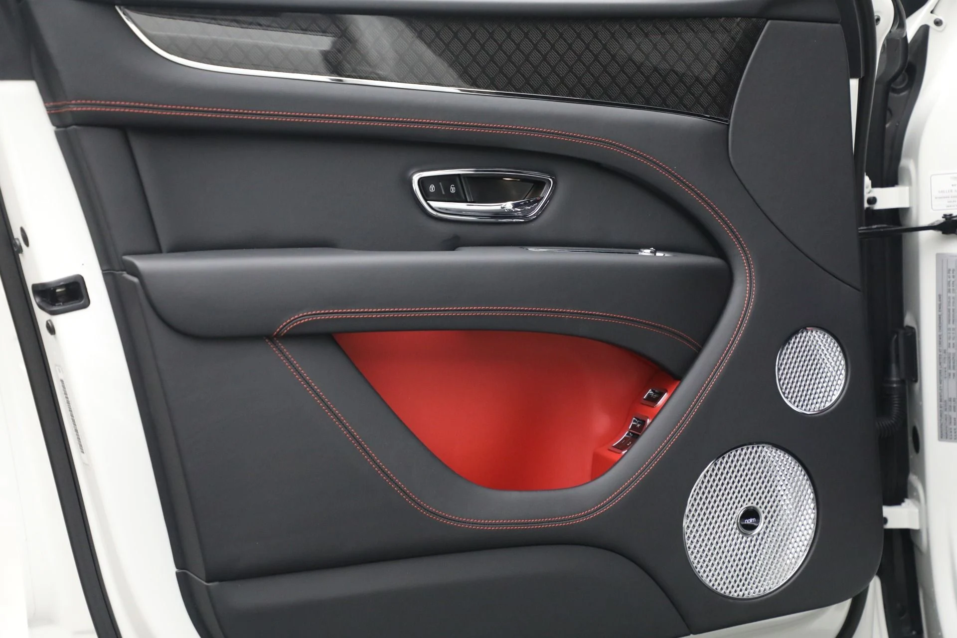 mph017_4244004793_New_2025_Bentley_Bentayga_S_Black_Edition_ca47da041d