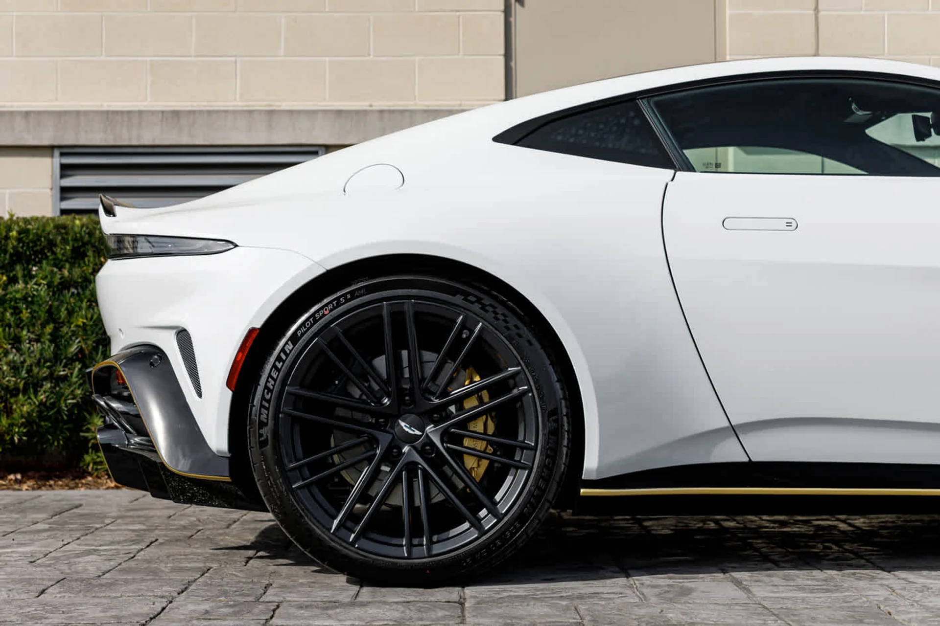 mph017_42483297_18_4feae487ec