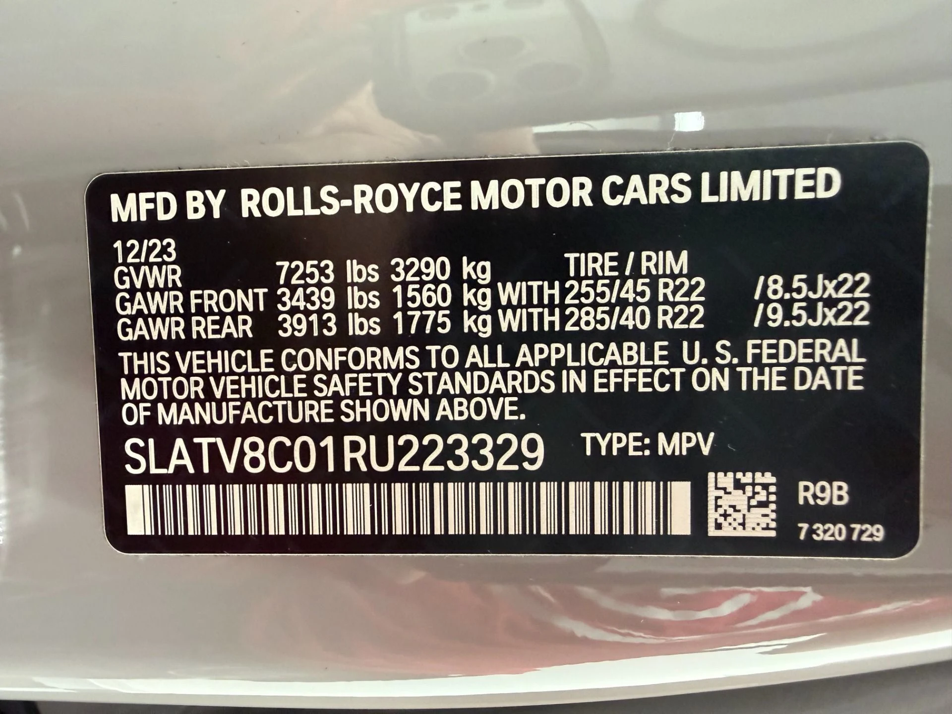 mph017_4253505172_Used_2024_Rolls_Royce_Cullinan_Black_Badge_Immersive_Rear_Seating_Rear_Theatre_Configuration_1782147217_b2d2b0432e