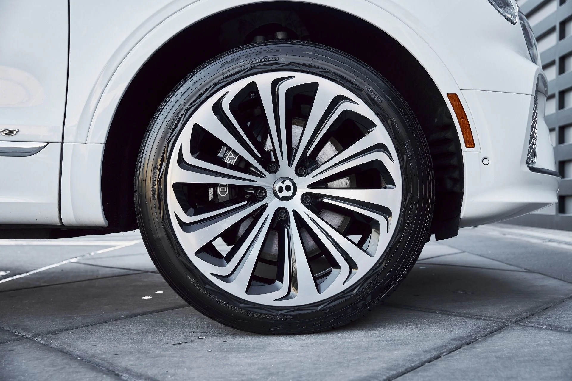 mph017_4260318950_Used_2022_Bentley_Bentayga_V8_1768246107_8f28c091a9