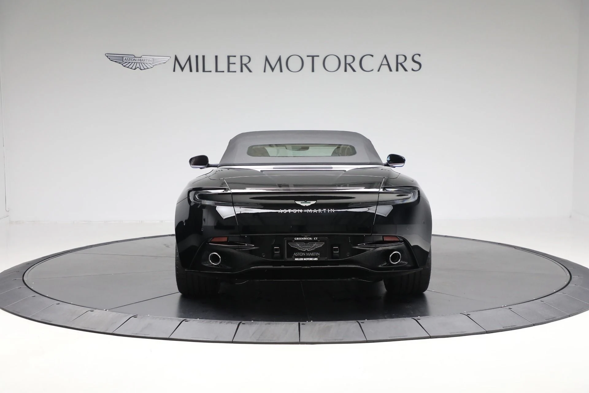 mph017_4262135636_New_2025_Aston_Martin_DB_12_Volante_db93895233