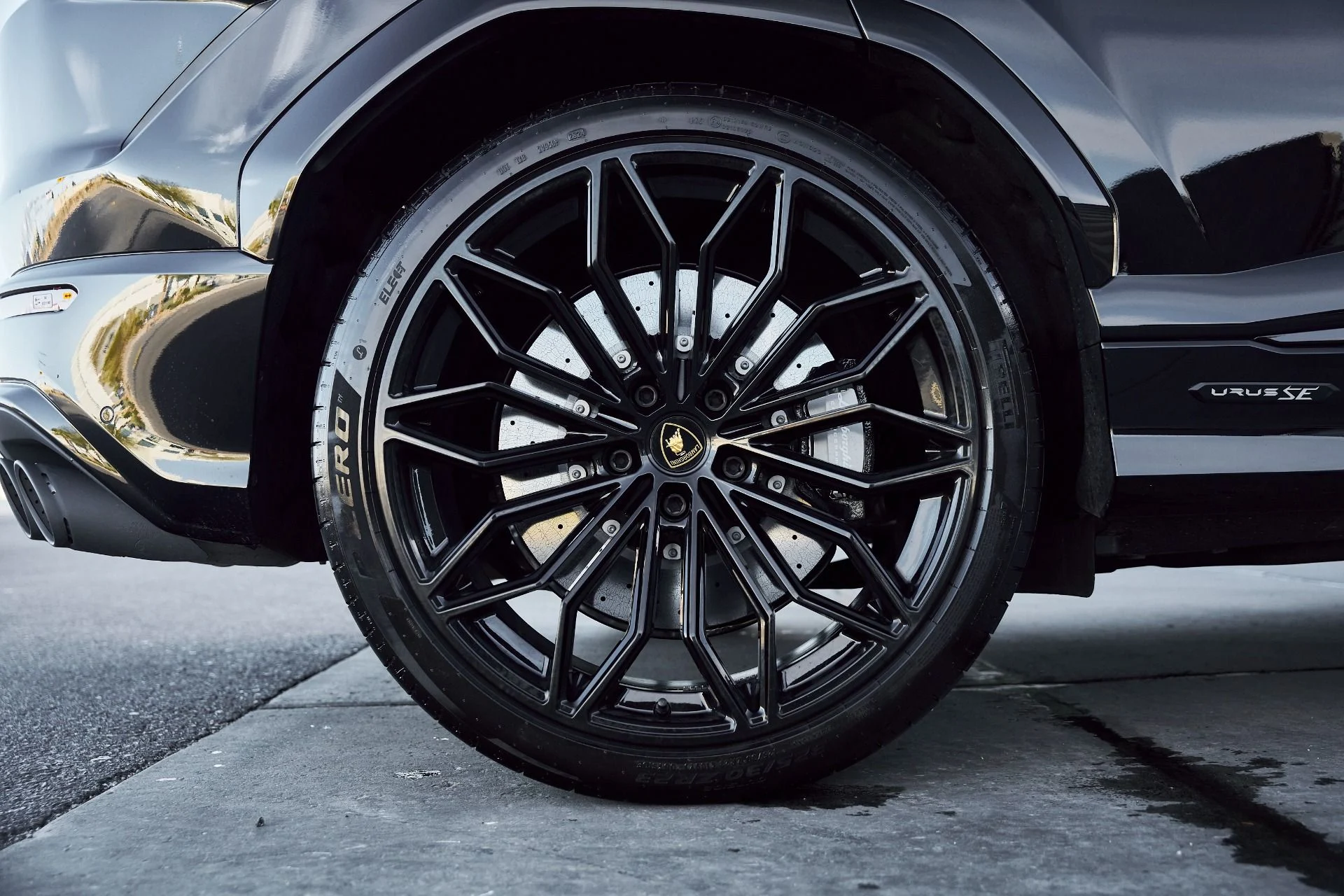 mph017_426898460_Used_2025_Lamborghini_Urus_SE_1767720841_6c09aff688