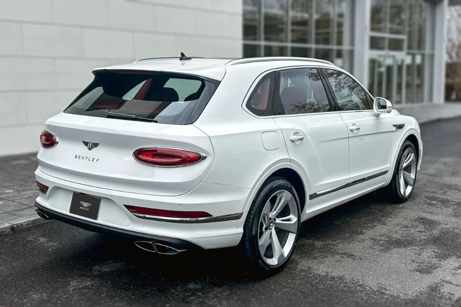 mph017_4272125408_New_2026_Bentley_Bentayga_1777900217_82578bc756