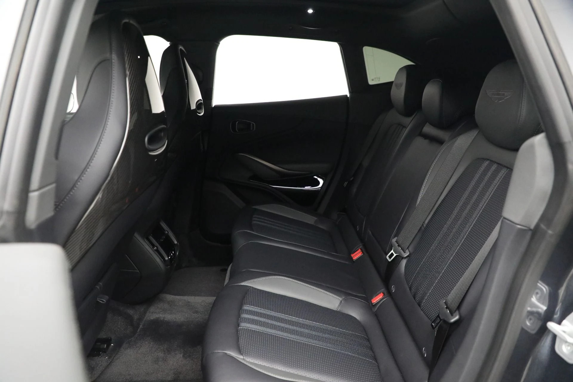 mph017_4273909930_New_2025_Aston_Martin_DBX_707_44abcc8d47