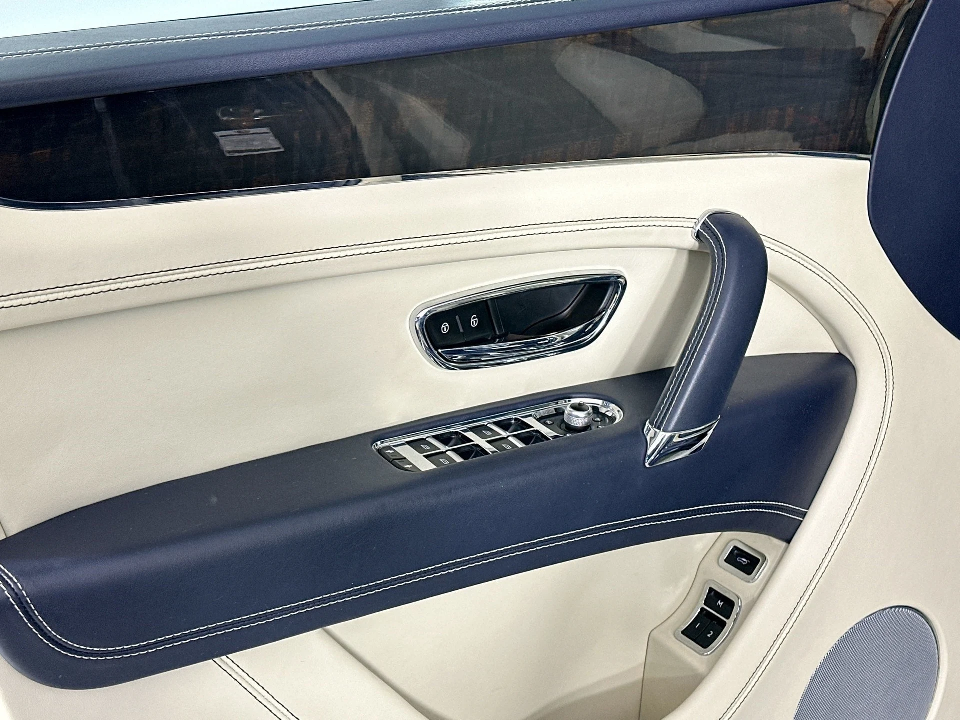 mph017_4279992106_18_9c05da321d