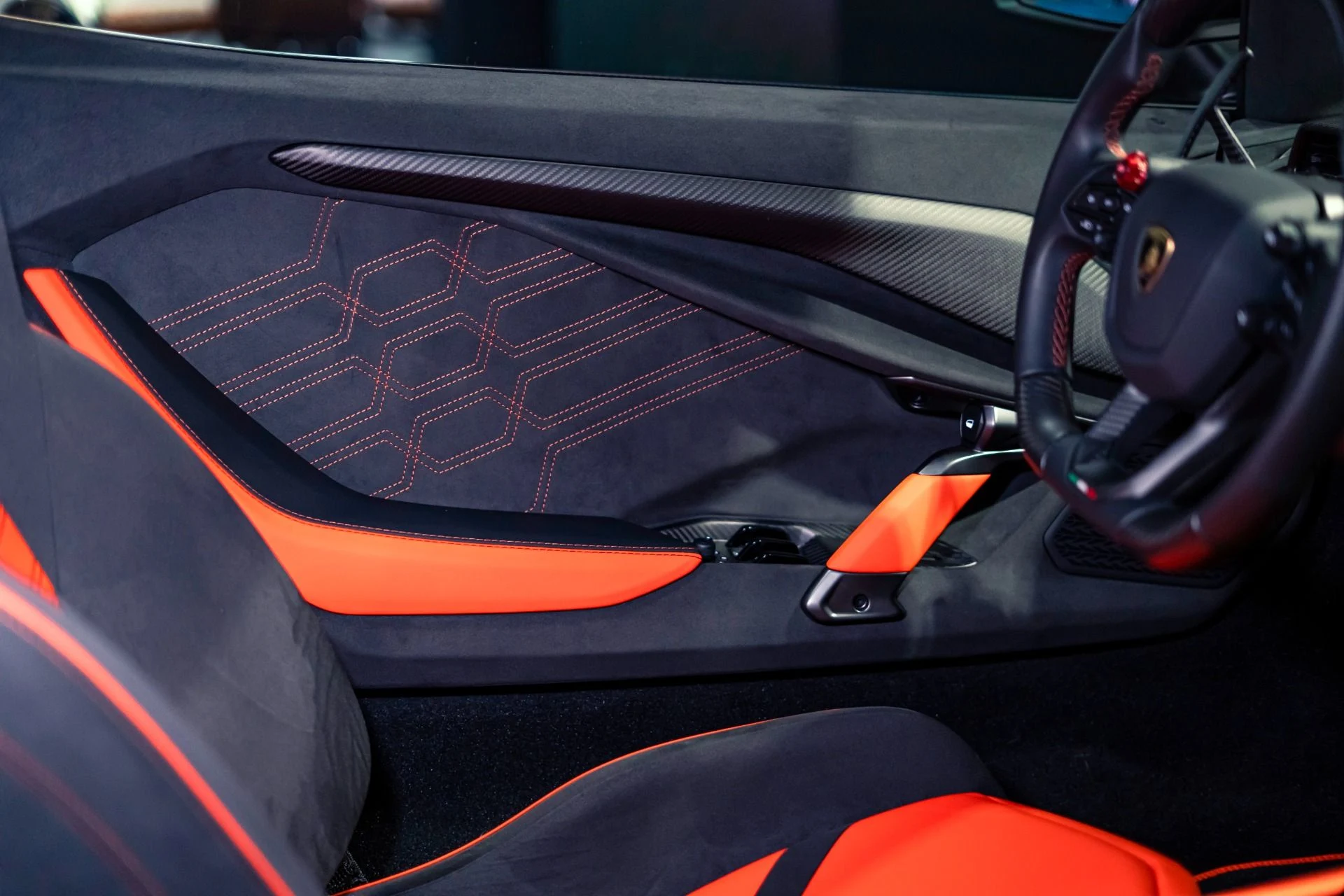 mph017_4281893415_Used_2025_Lamborghini_Revuelto_836_MSRP_Full_Body_PPF_Carbon_Roof_1780087440_0d283e30da