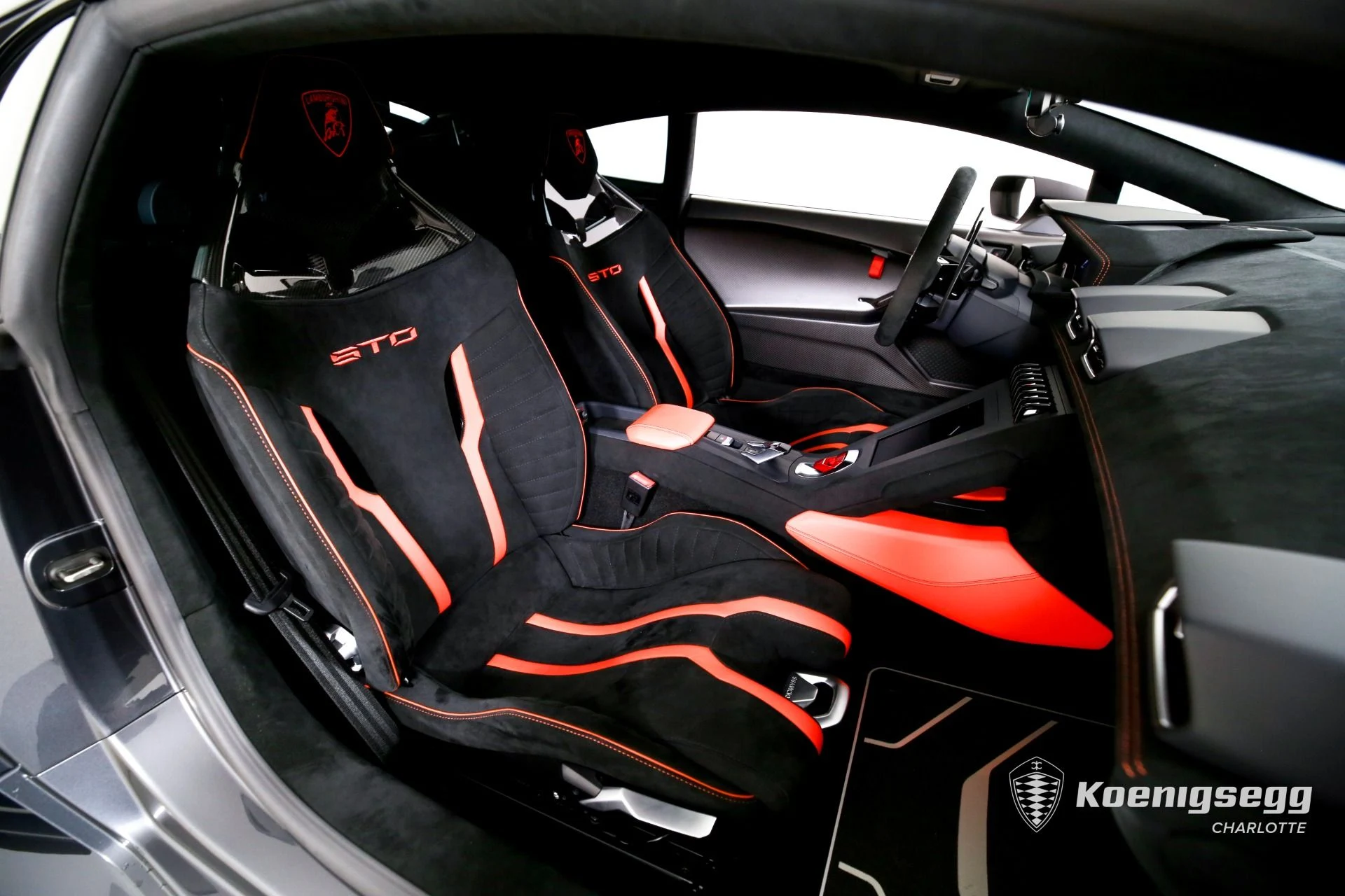 mph017_4282792500_Used_2022_Lamborghini_Huracan_STO_1761056337_e5f67a1da1