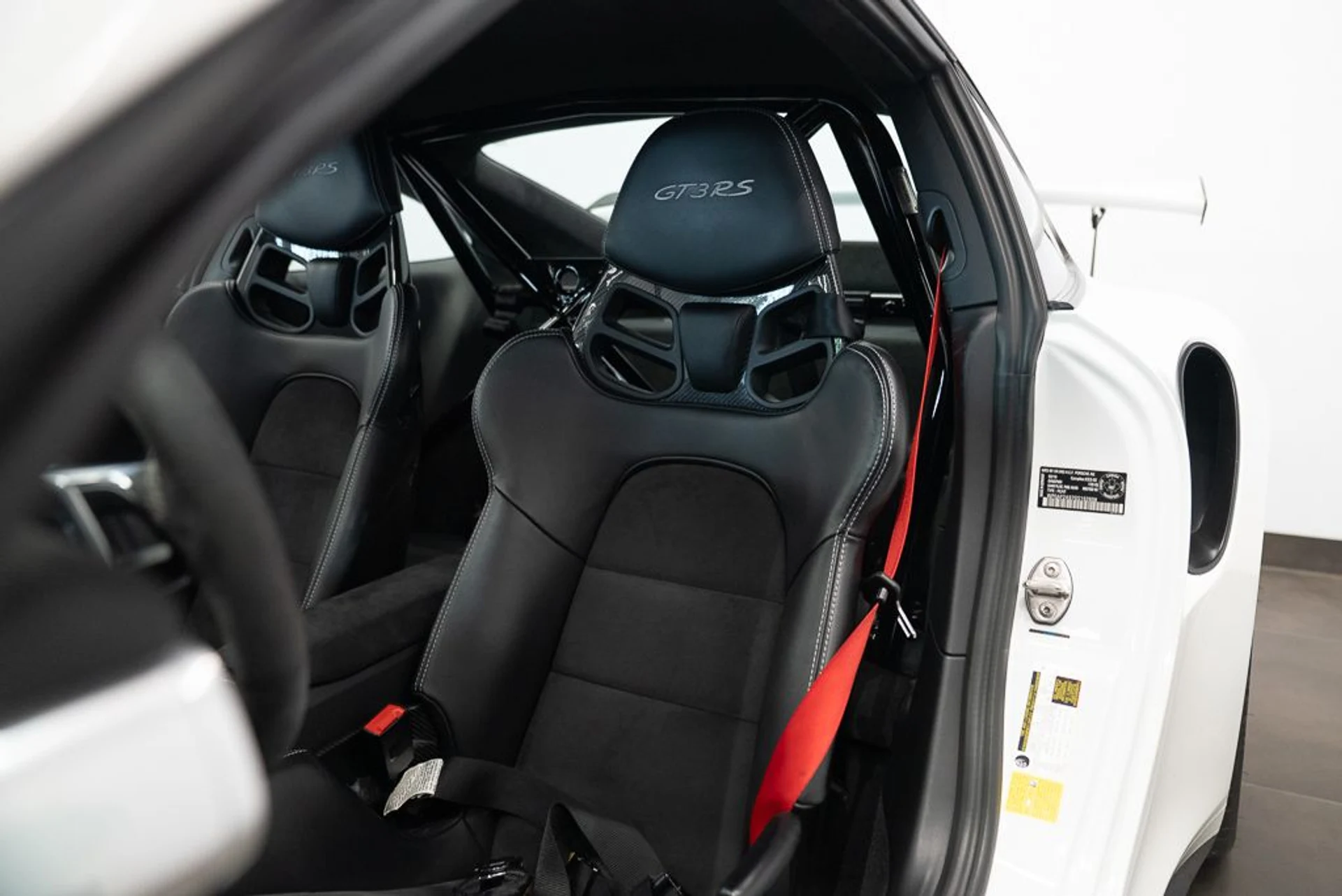 mph017_428457910_porsche_911_2016_jpg_v_1780407122_c547492c54