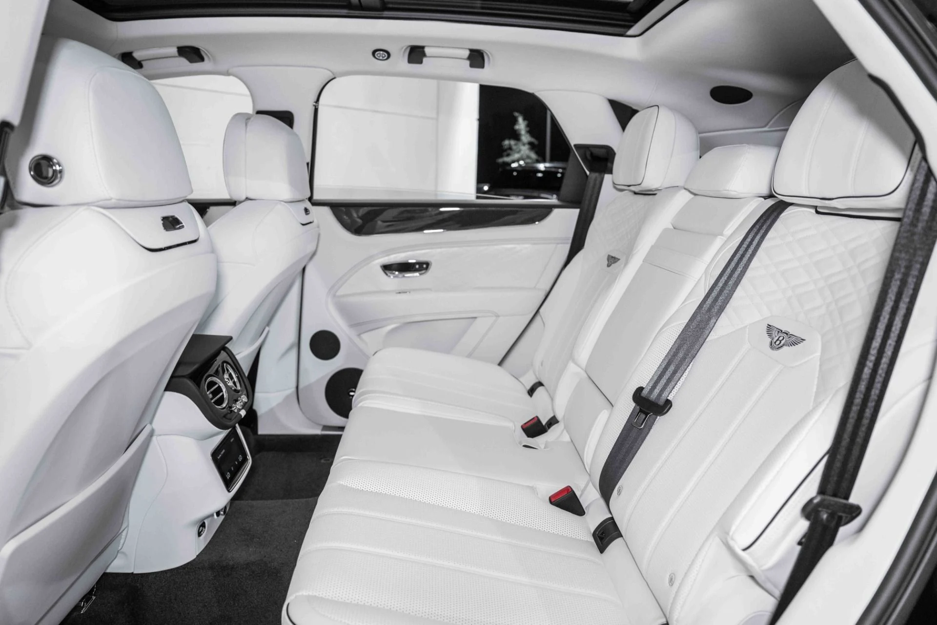 mph017_4287275277_Used_2024_Bentley_Bentayga_S_V8_1721581945_f7c2d43007