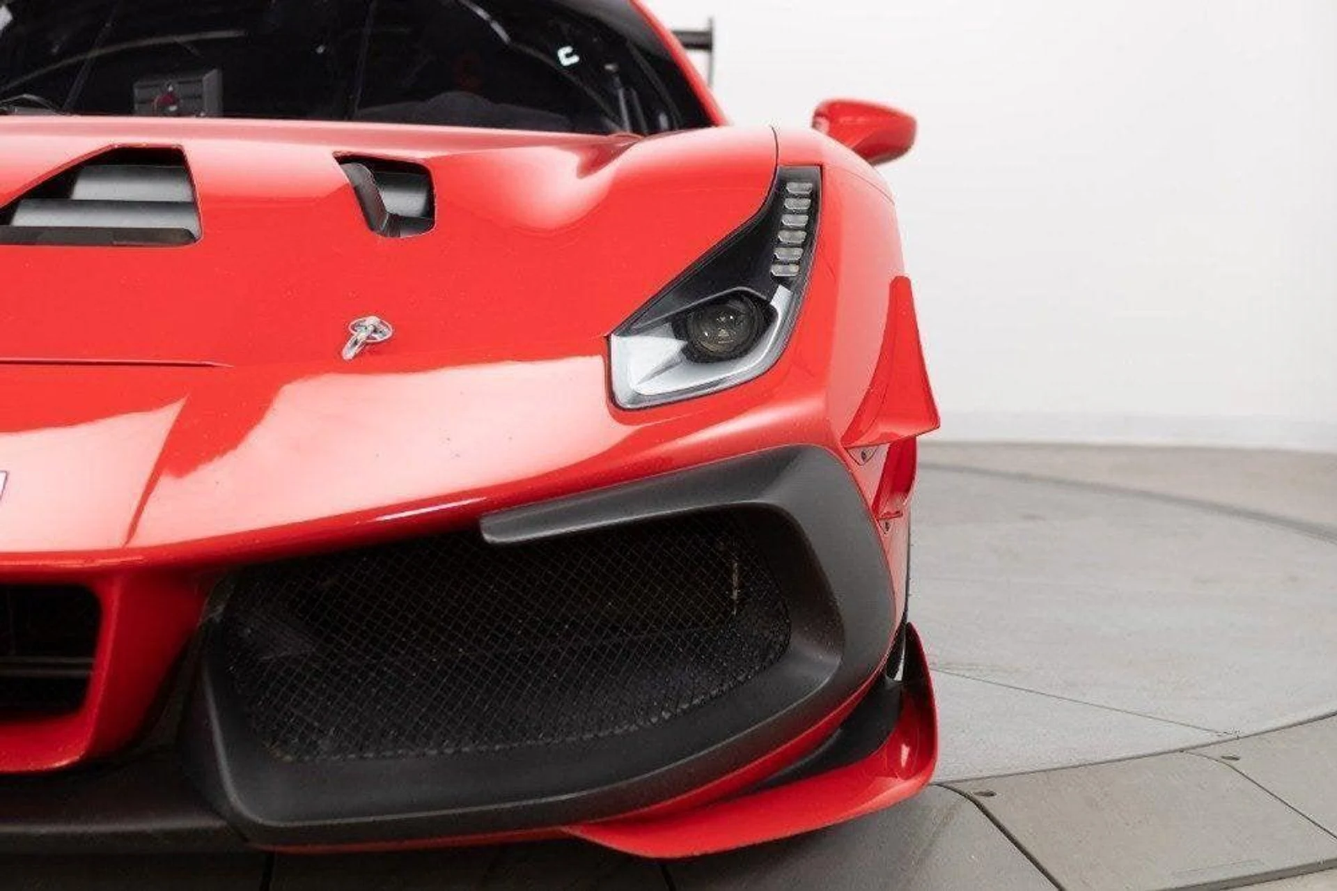 mph017_4288149568_Used_2022_Ferrari_488_Challenge_EVO_1777367750_1d27691a40