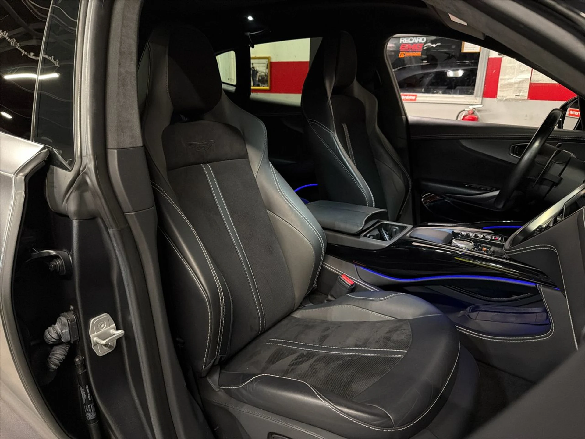 mph017_4291184906_639044456416904684_50b6c0adec