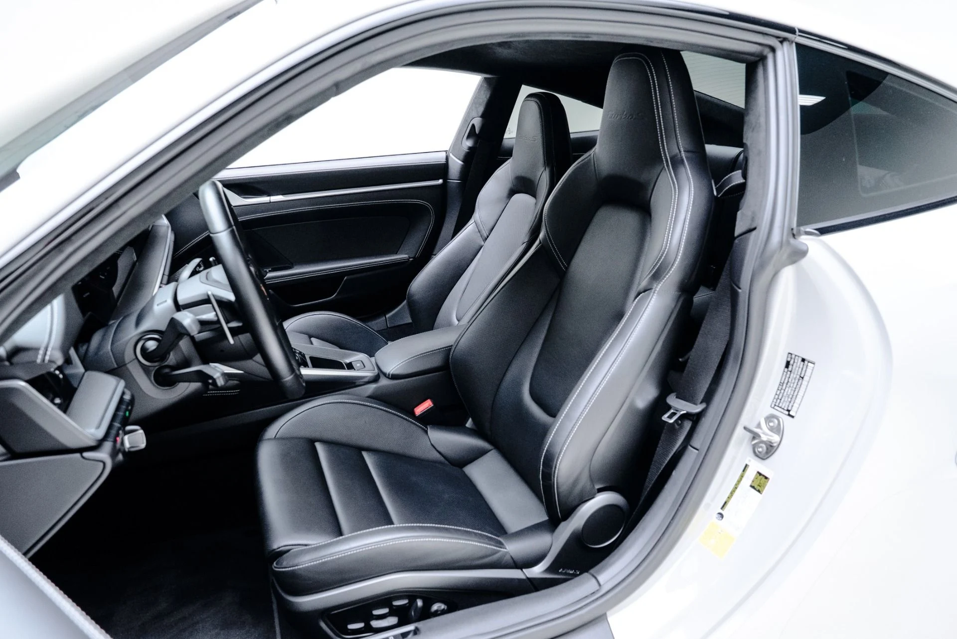 mph017_4294227519_Used_2022_Porsche_911_Turbo_S_1774378410_9eb961c570