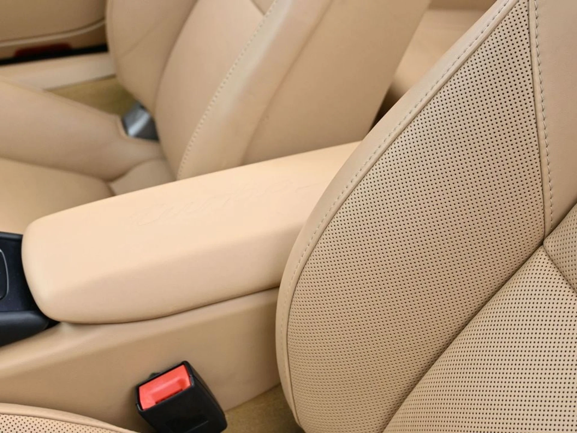 mph017_438365824_12ba950e469d4c15a407b5f705c09ddfx_97a1036331