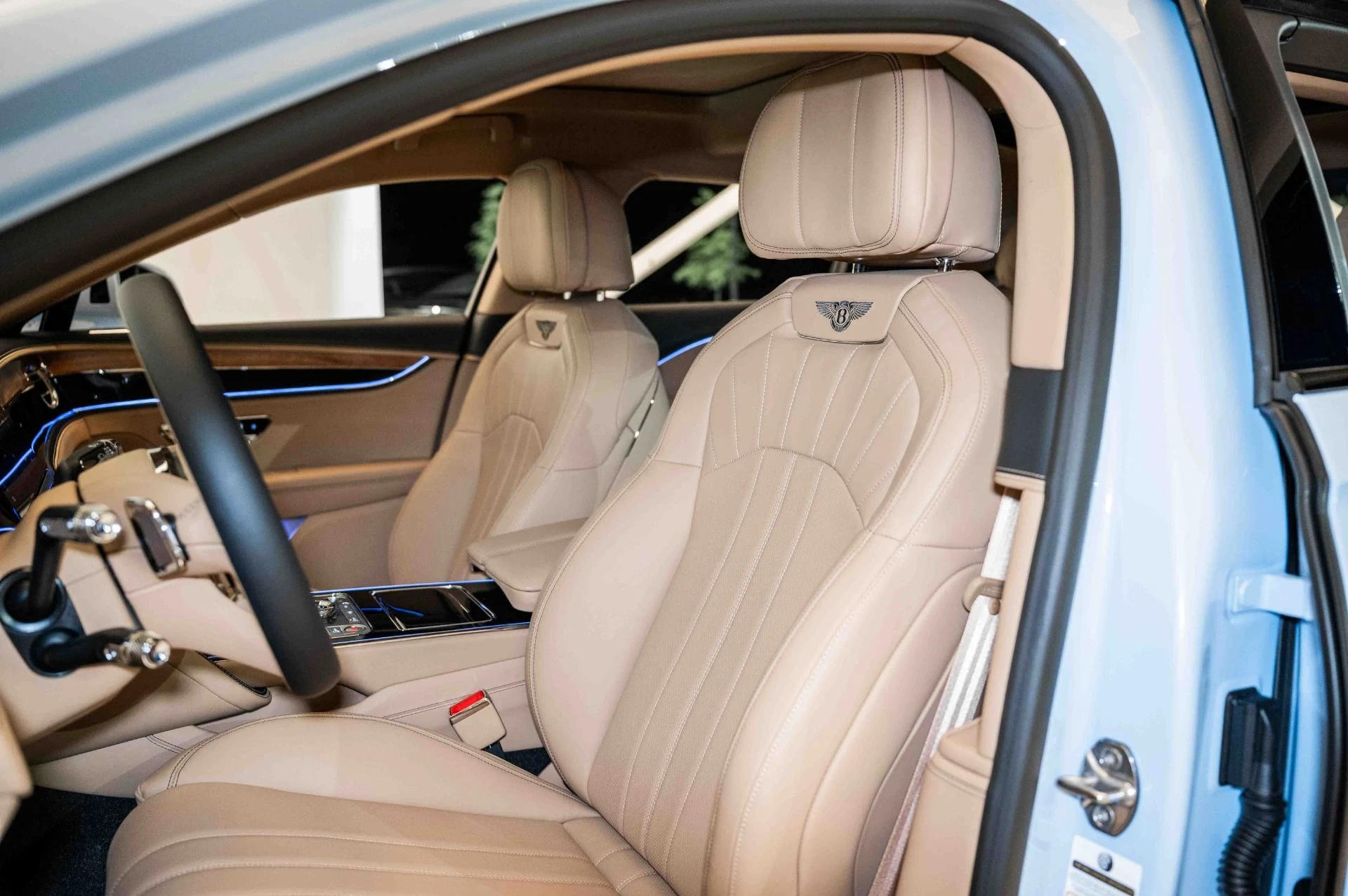 mph017_439024776_Used_2024_Bentley_Flying_Spur_Edition_8_1717257938_15df2f347e