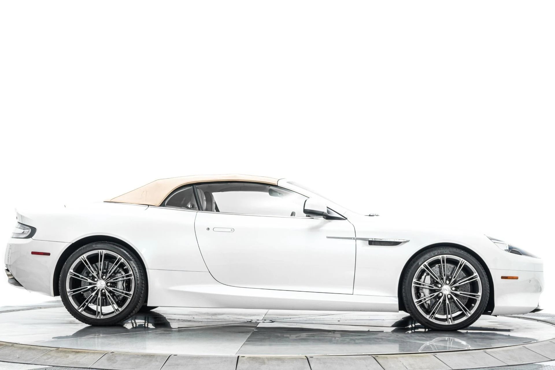 mph017_443472377_Used_2014_Aston_Martin_DB_9_Volante_Very_Low_Miles_Pearlescent_Paint_V12_Power_1773670824_5951ecd8ce