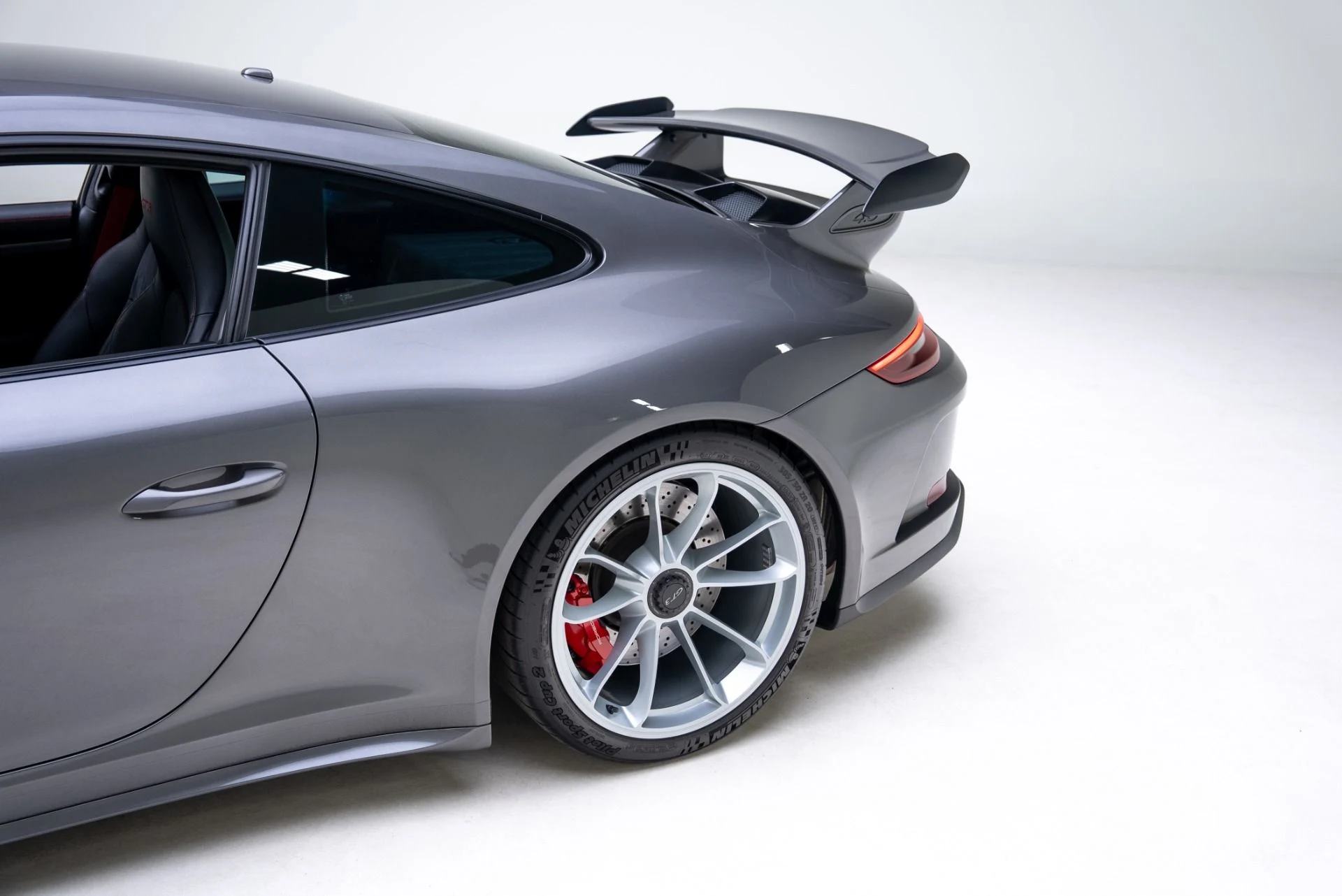 mph017_447737373_Used_2018_Porsche_911_GT_3_1768868470_4eebc6b6aa