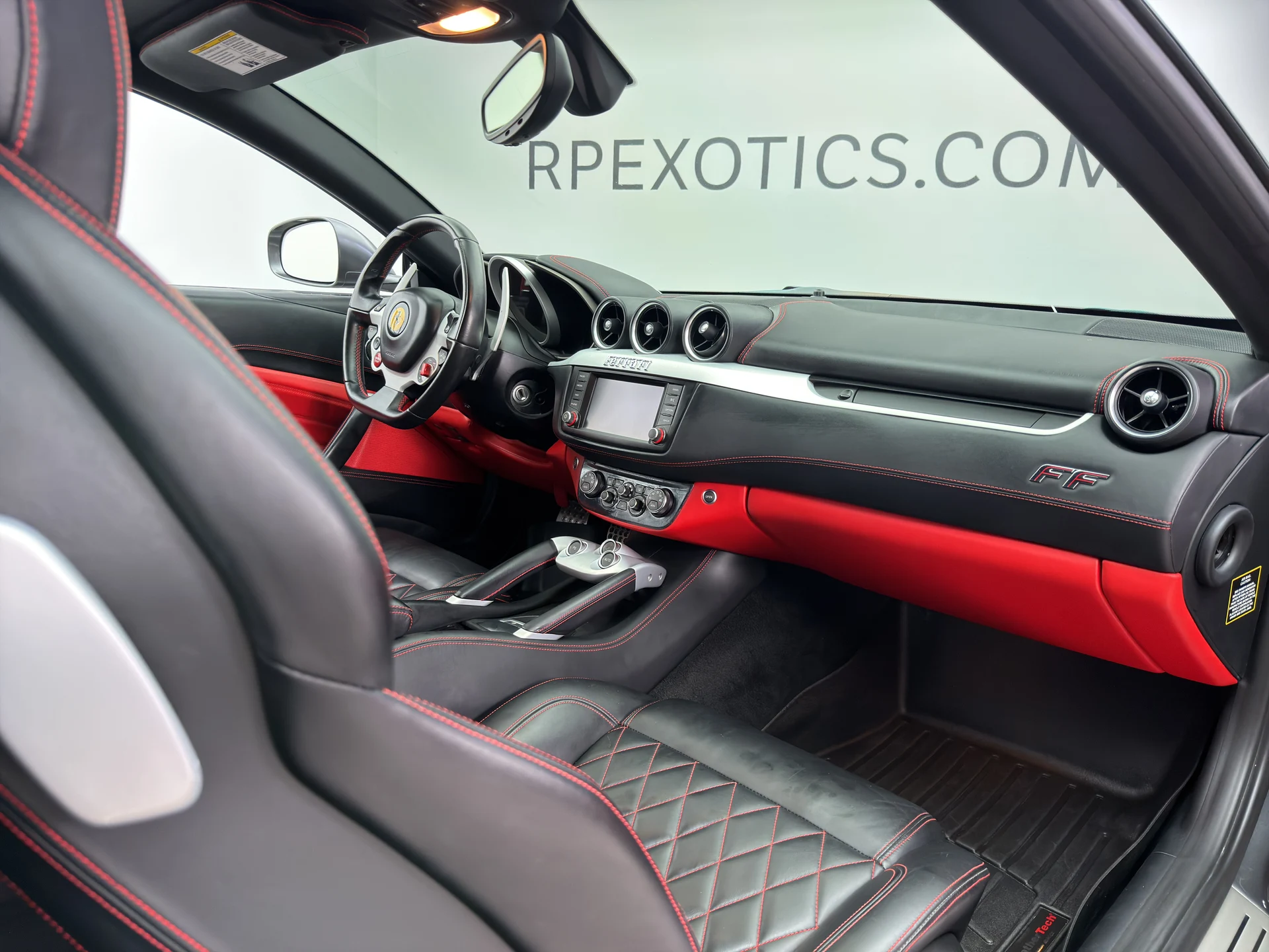 mph017_461238011_RPQ_3836_interior_005_c1a2bb974d
